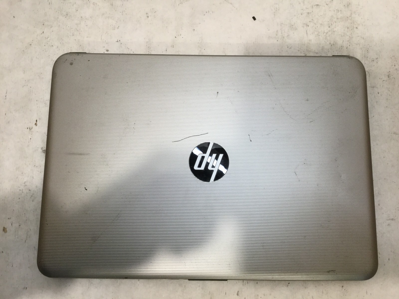 HP 14-an013nr / UNKNOWN SPECIFICATIONS / (RECEIVES POWER/MISSING PARTS!) -MR