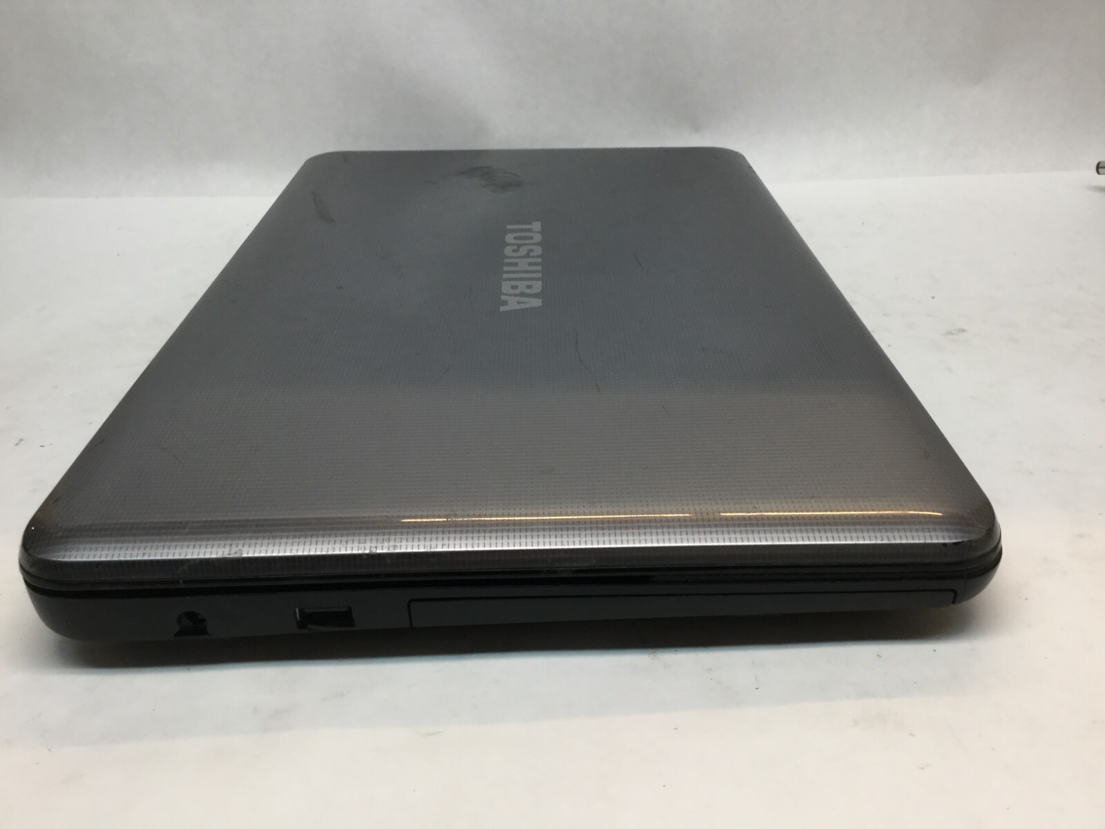 Toshiba Satellite C855D-S5116 15″ Laptop AMD A6-4400M-BROKEN HINGE -MZ