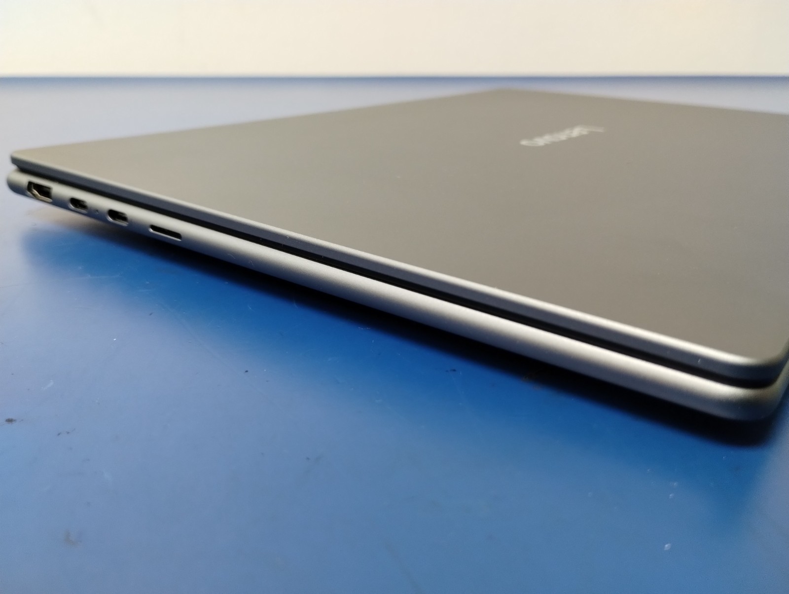 Lenovo Slim 7 14ILL10, Intel Core Ultra 7 258V, 2.20 GHz, 32 GB RAM, 1 TB NVMe