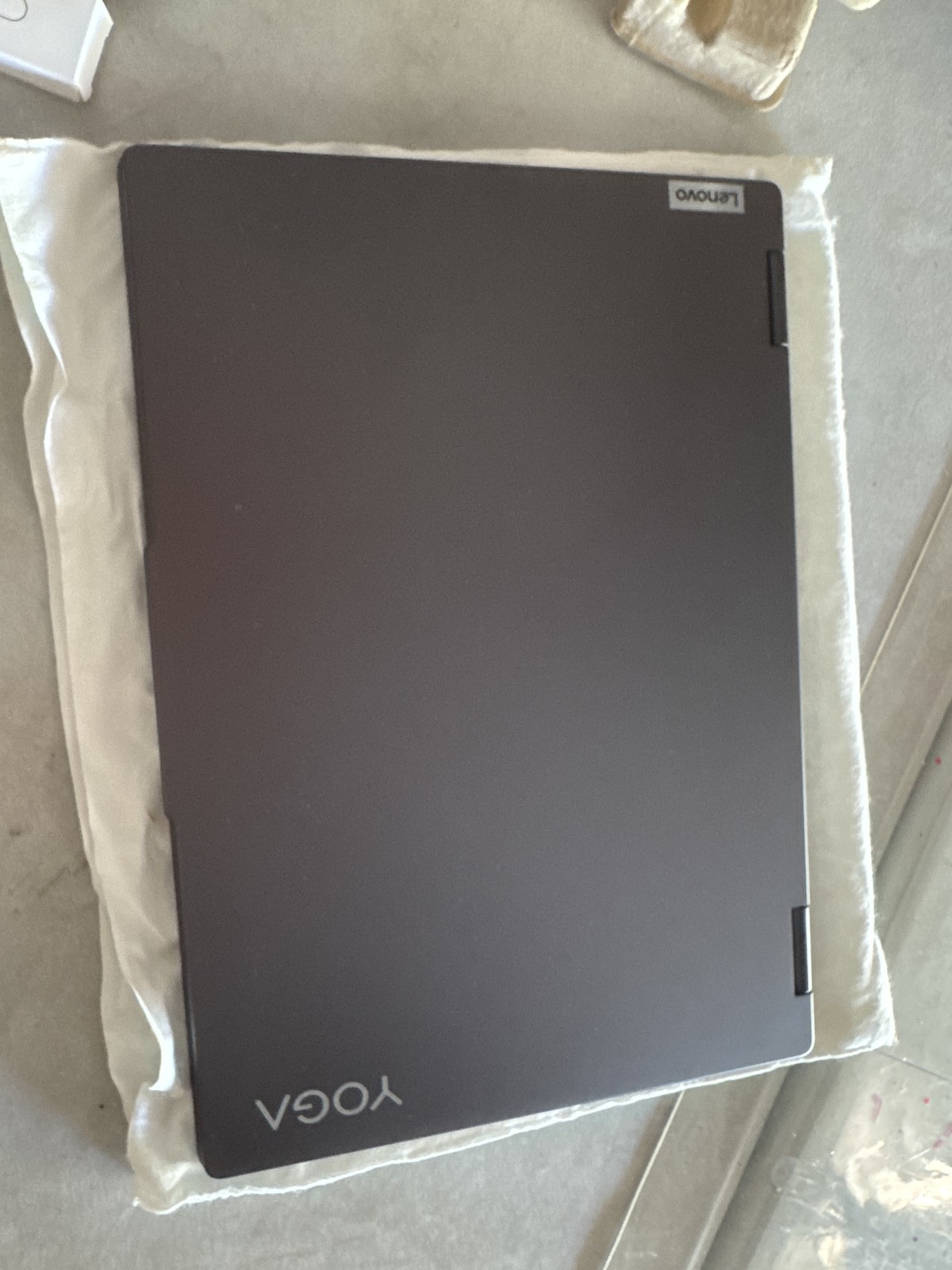 Lenovo Yoga 7i 16″ FHD+ 2-in-1 Laptop i7-1355U, 16GB RAM, 1TB SSD