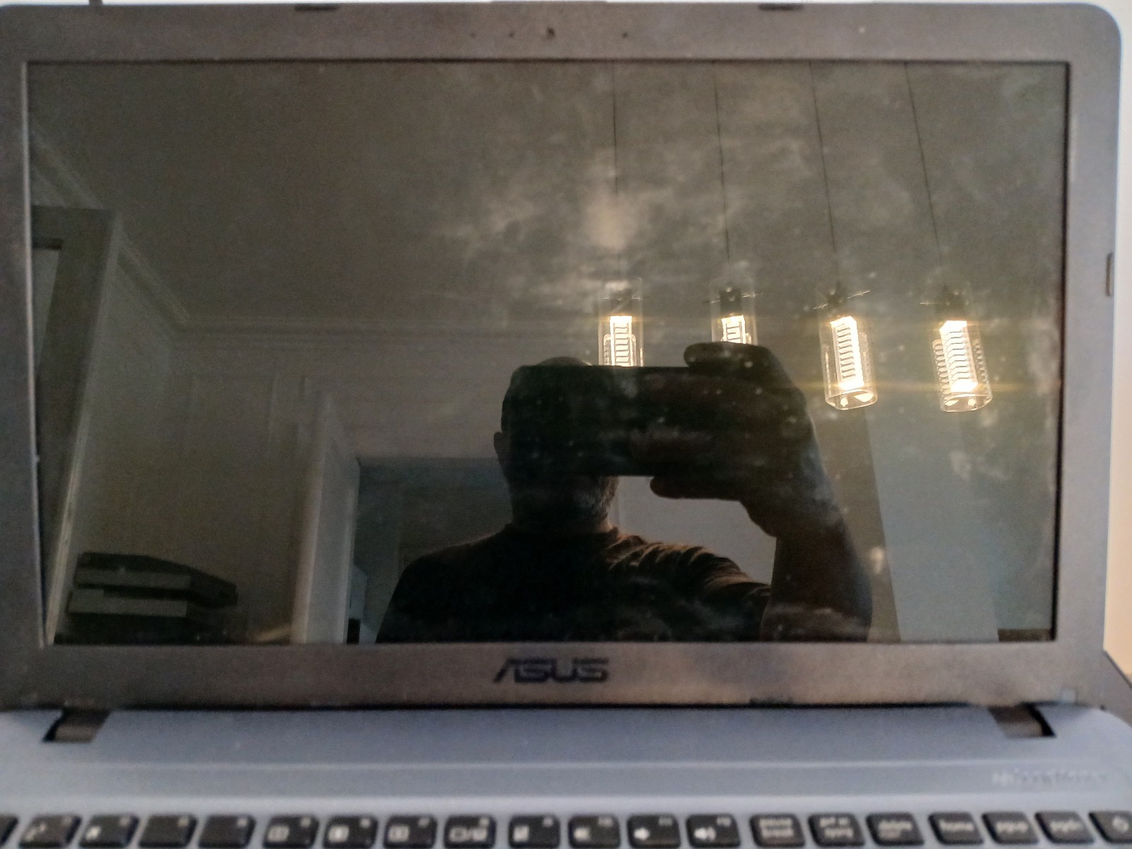 ASUS X540B – Please see picture for full details