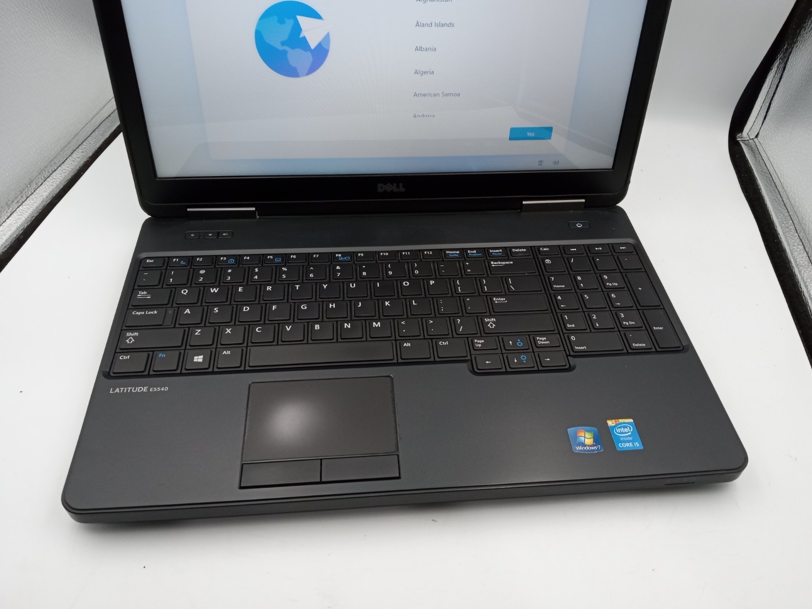 Dell Latitude E5540 15″ Laptop Intel i5-4200U 4GB RAM 256GB SSD Windows 11 -RR