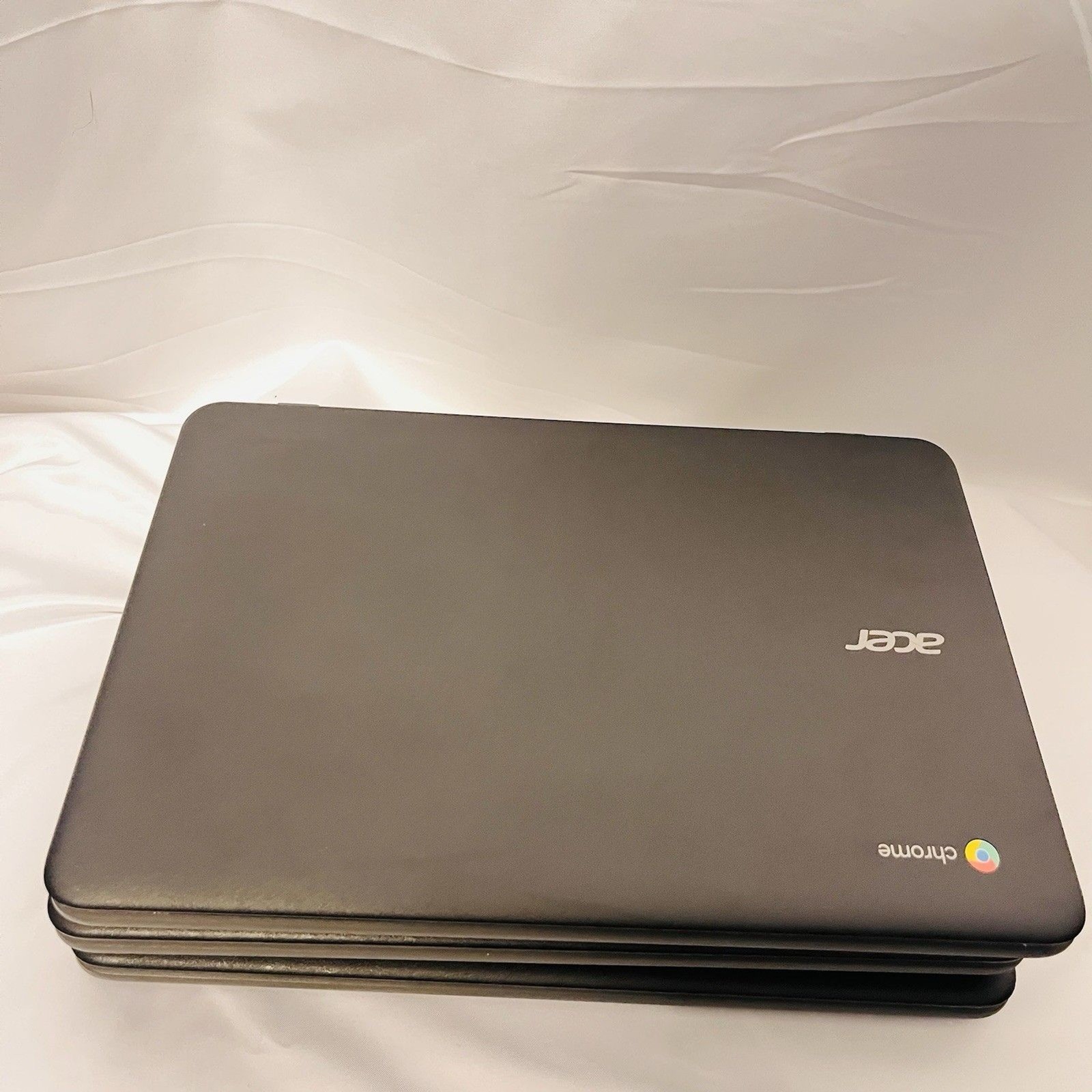 Acer C733 Chromebook Intel Celeron N4020 4GB , 32 GB SSD LINUX Capible W/USB-C