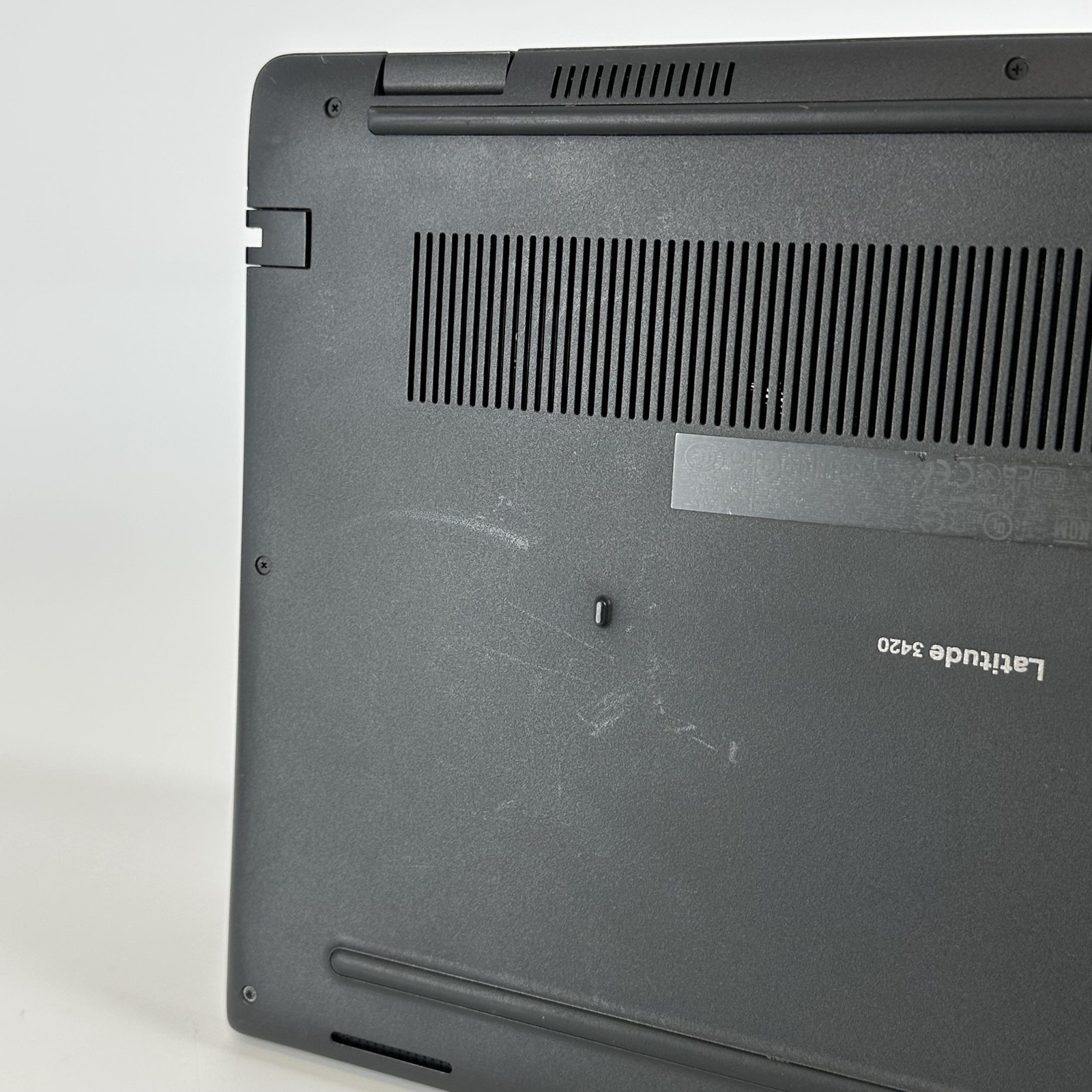 Dell Latitude 3420 14 Gray FHD i7-1165G7 2.80GHz 16GB 512GB SSD Fair