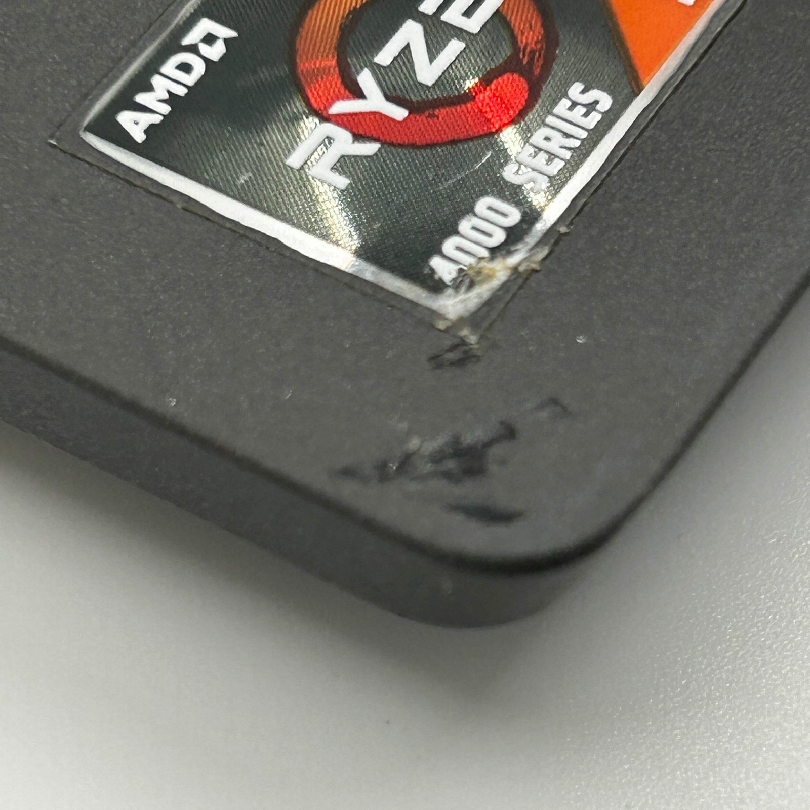 Broken Lenovo IdeaPad Flex 5 14ARE05 Ryzen 5 4500U 2.4GHz 16GB RAM 256GB CRACKED