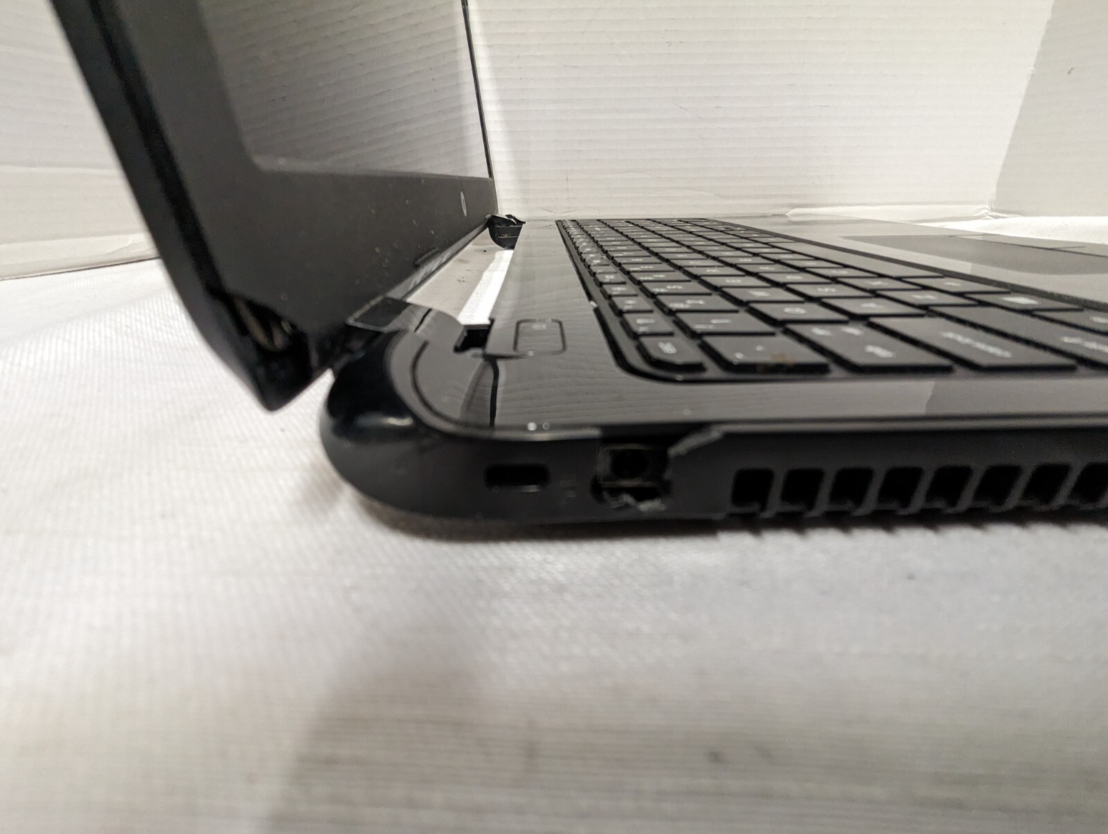 hp pavilion 15-G011NR 15″ laptop AMD E2-6110 1.50GHZ 4gbs ram no hdd
