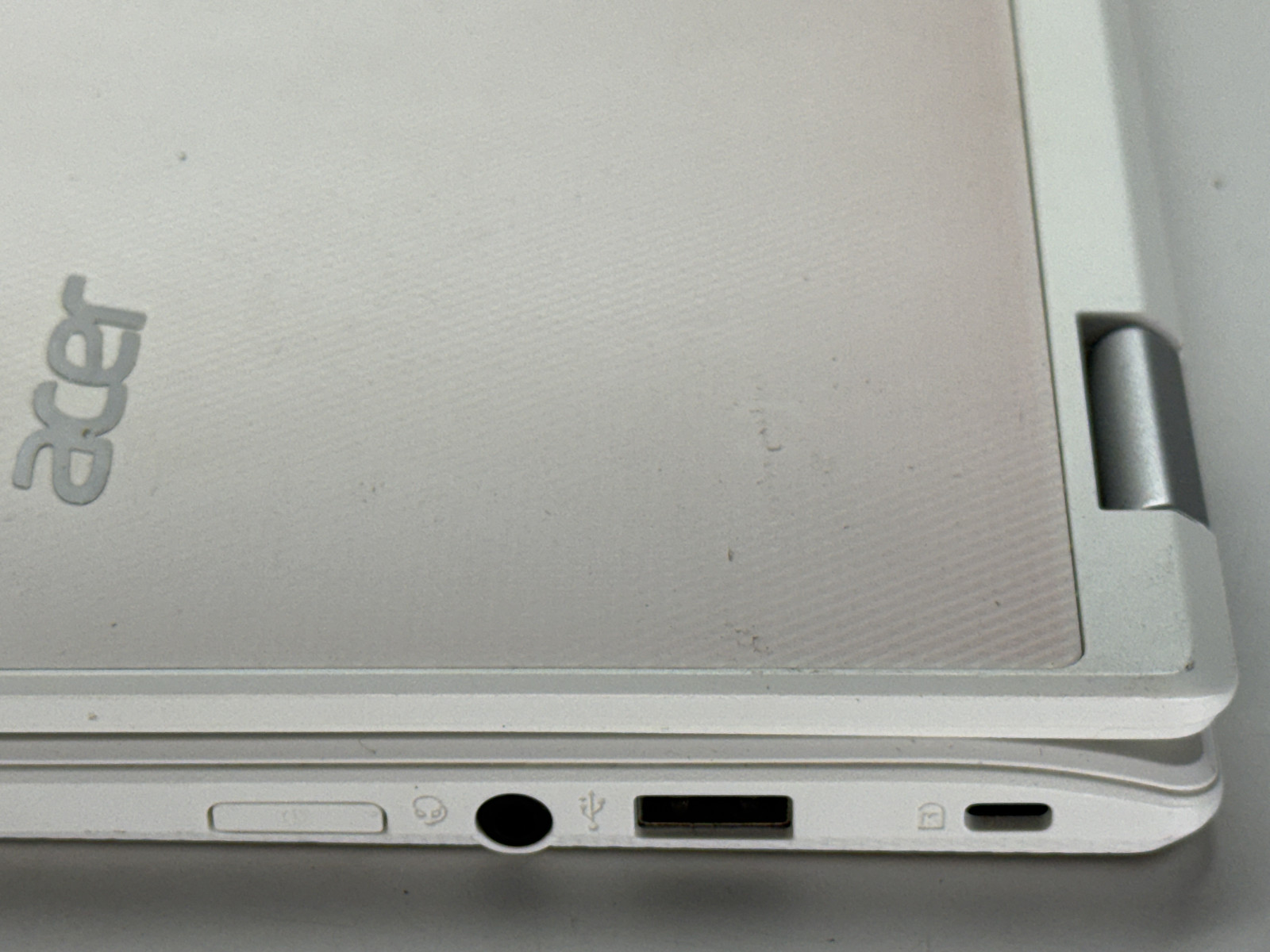 Acer Chromebook R11 Laptop Model N15Q8 Notebook UNTESTED BROKEN POWER CORD READ