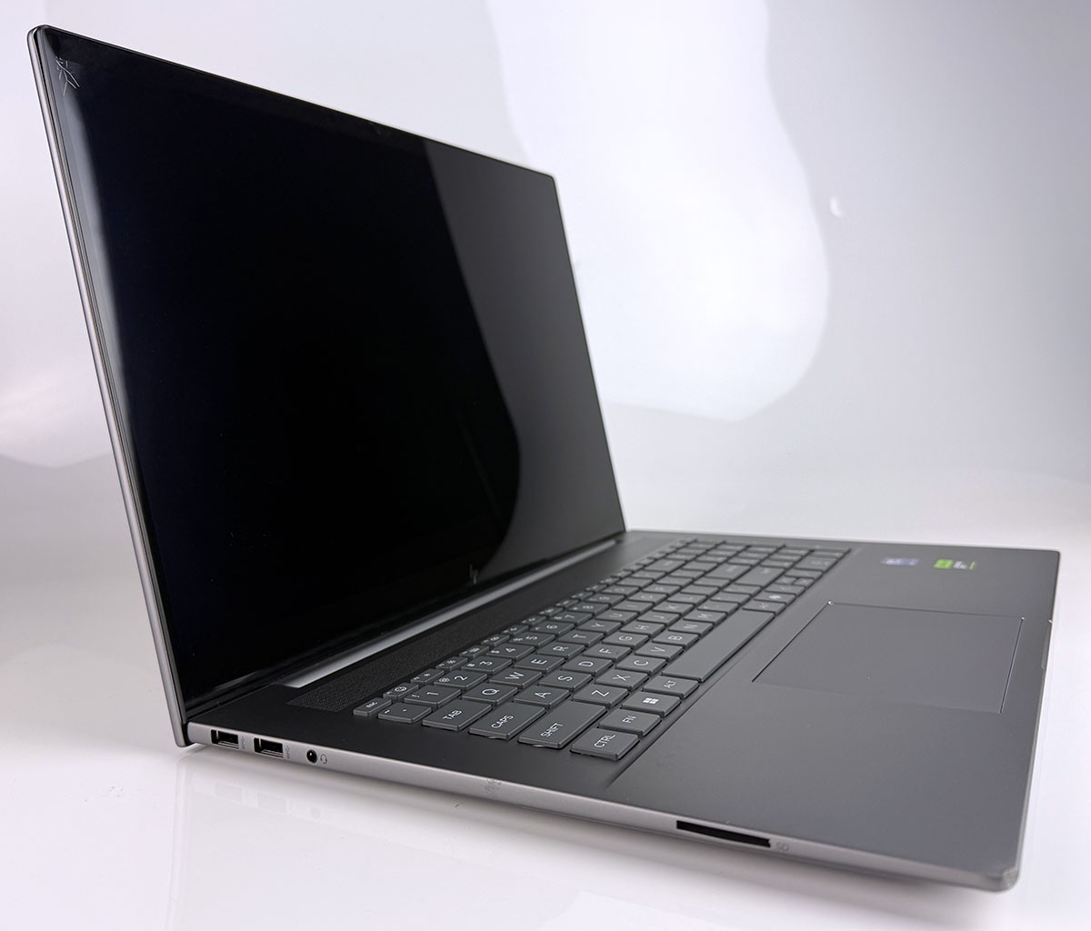 HP ENVY 17 Intel Ultra 7 155U 16GB 512GB RTX 3050 17.3″ Laptop – Used, Working