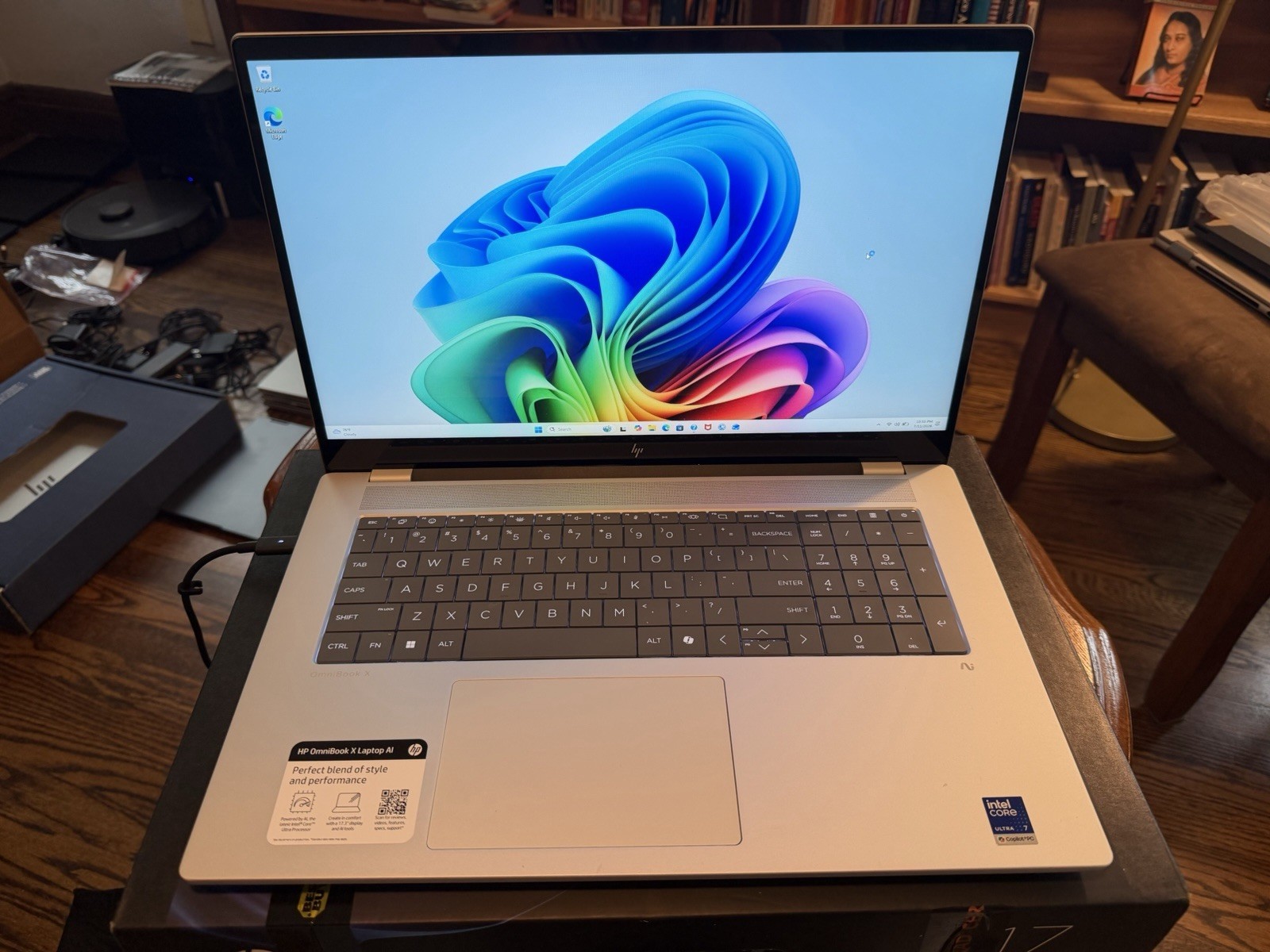 HP Omnibook X 17.3″ CoPilot+ PC FHD Touch Intel Core Ultra 7 256V 16G 1TB 10/10