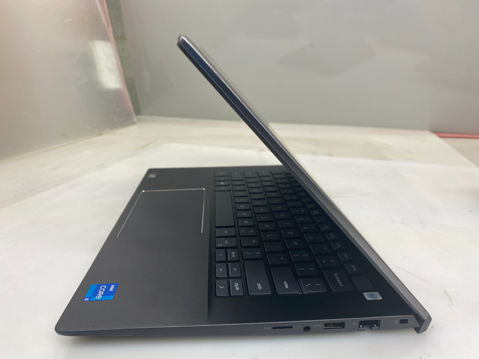 DELL VOSTRO 5402 i5-1135G7@2.40GHz 8GB 512GB NVMe W11P BACKLIT *READ