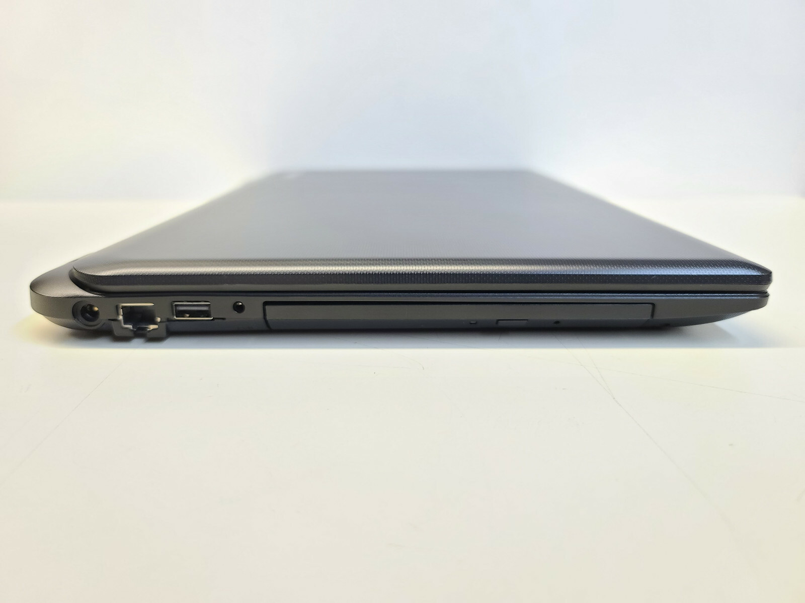 Toshiba Satellite C50D 15.6″ AMD A4-6210 + 4GB + 500GB Windows 8.1 TESTED