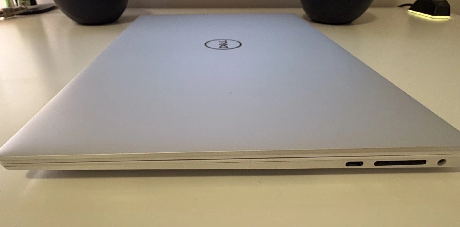 Dell XPS 15 9520 White 15.6″ 3.5K OLED Touch i7-12700H RTX 3050 Ti 16GB 1TB SSD