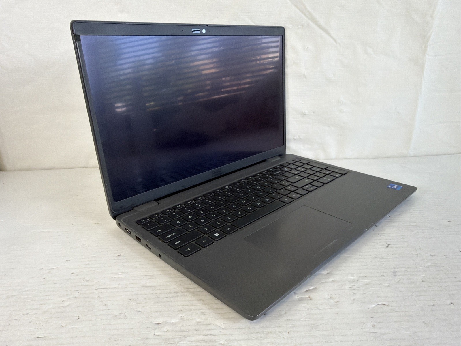 Dell Latitude 3540 Intel Core i7-1355U 4.25GHz 8GB RAM 256GB NVMe Windows 11 Pro