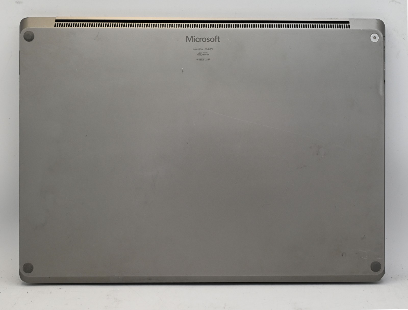 Microsoft Surface Laptop 1769 i5-7200u 2.5GHz 8GB RAM 256GB SSD