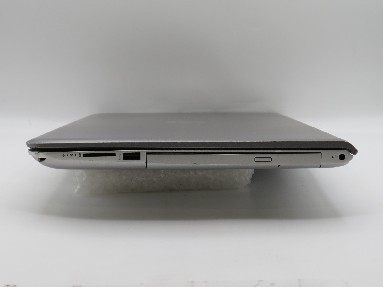 HP 15-cd040wm | AMD A12-9720P @ 2.7GHz | 16GB DDR4 | 238 SSD | No Battery/OS