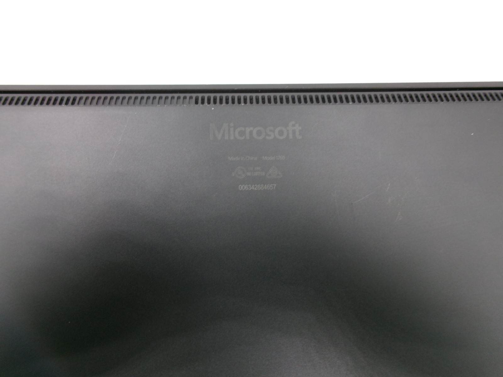 Microsoft 1769 8GB 256GB SSD 8TH i5-8250U CPU @ 1.60GHz W10