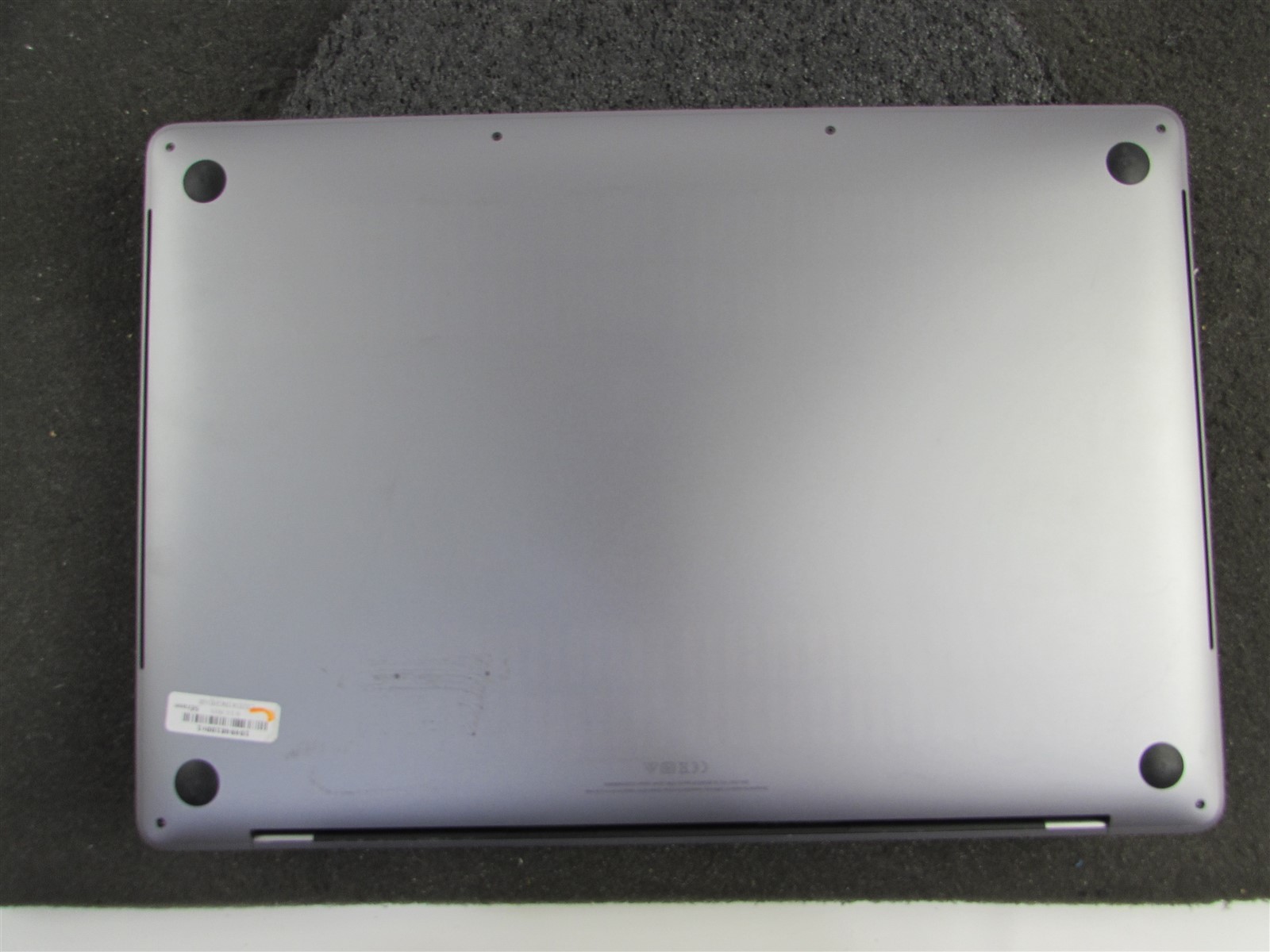 APPLE MACBOOK PRO A2141 3072X1920 I9-9980Hk 1TB SSD 32GB RAM AMD GPU NO O.S