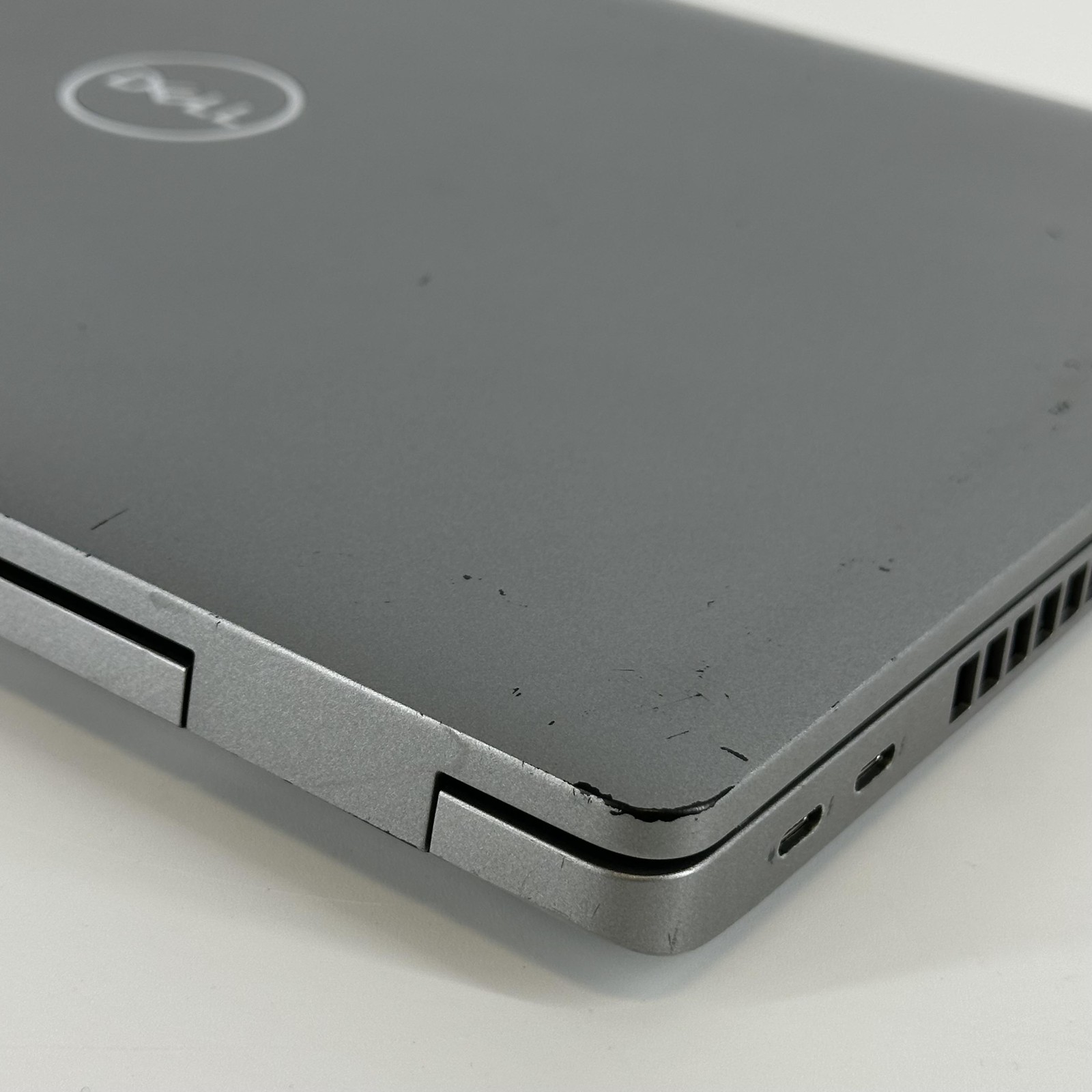 Dell Latitude 5520 15.6 Silver FHD i7-1185G7 3.00GHz 16GB 512GB SSD BAD BATTERY