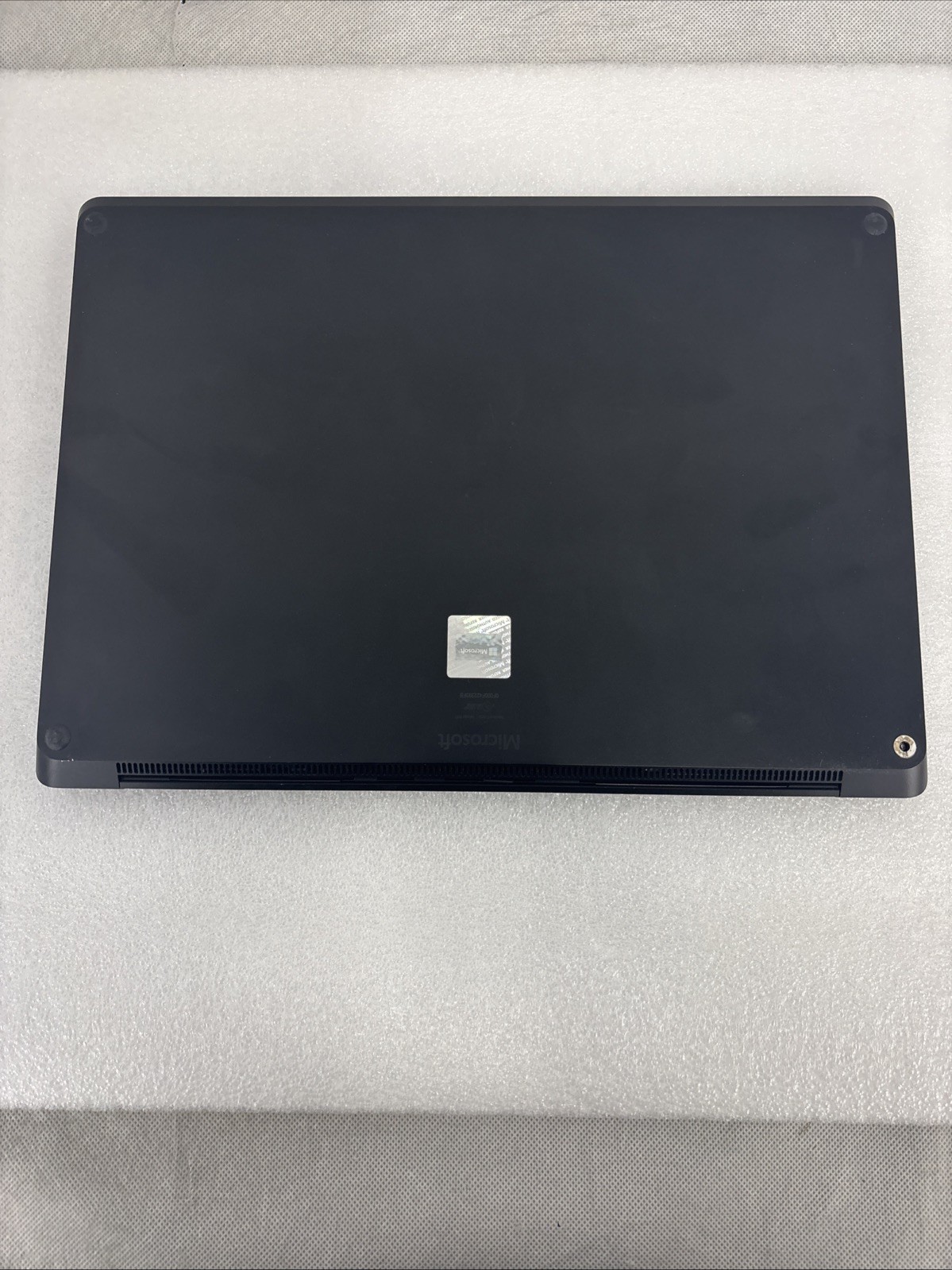 Microsoft Surface Laptop 5 13.5” (512GB, Intel i7 12th, 16GB RAM) Black *Read*