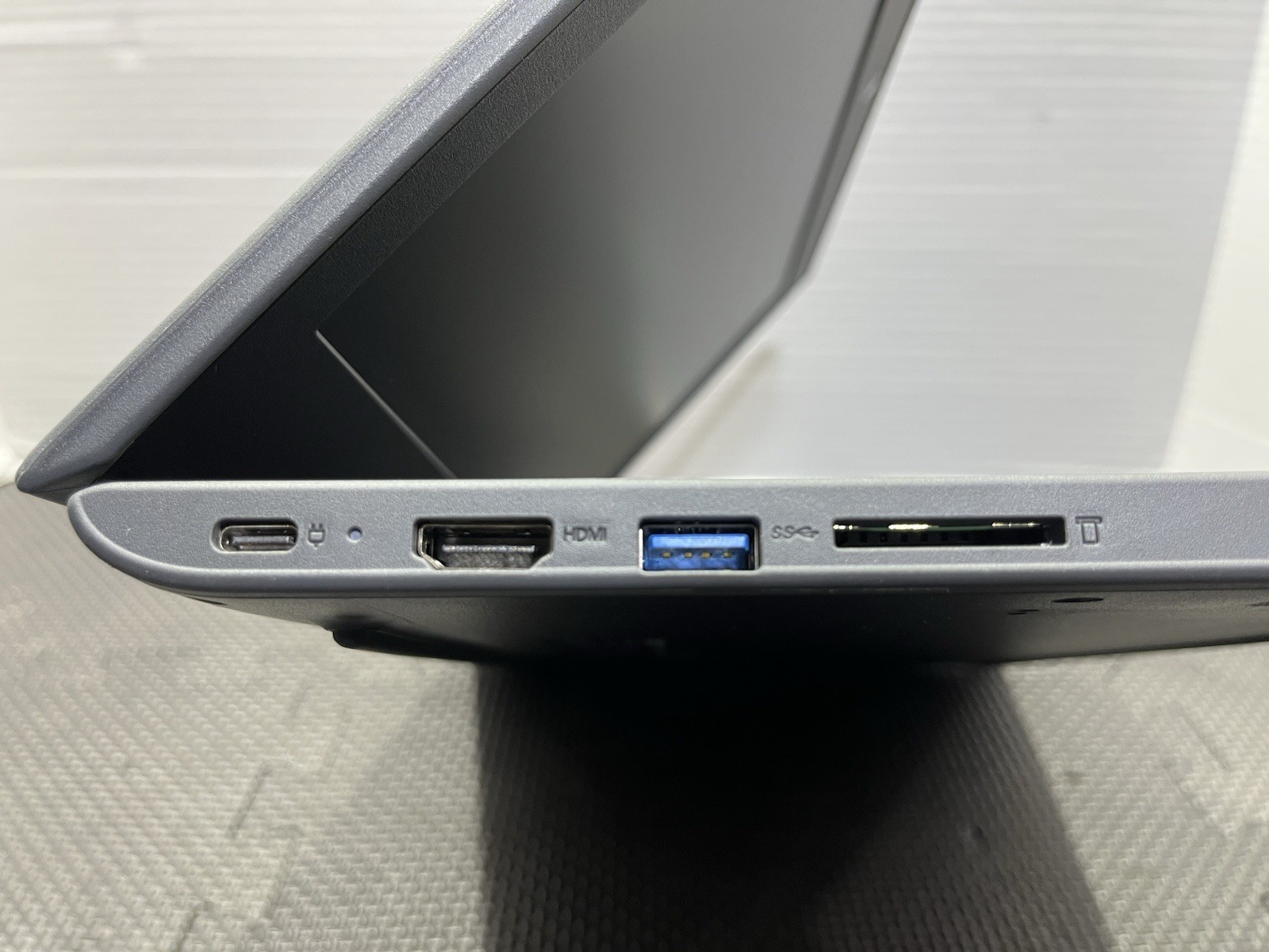 Lenovo Chromebook 100e 2nd Gen 11.6″ 4gb 32GB SSD , Working , No charger
