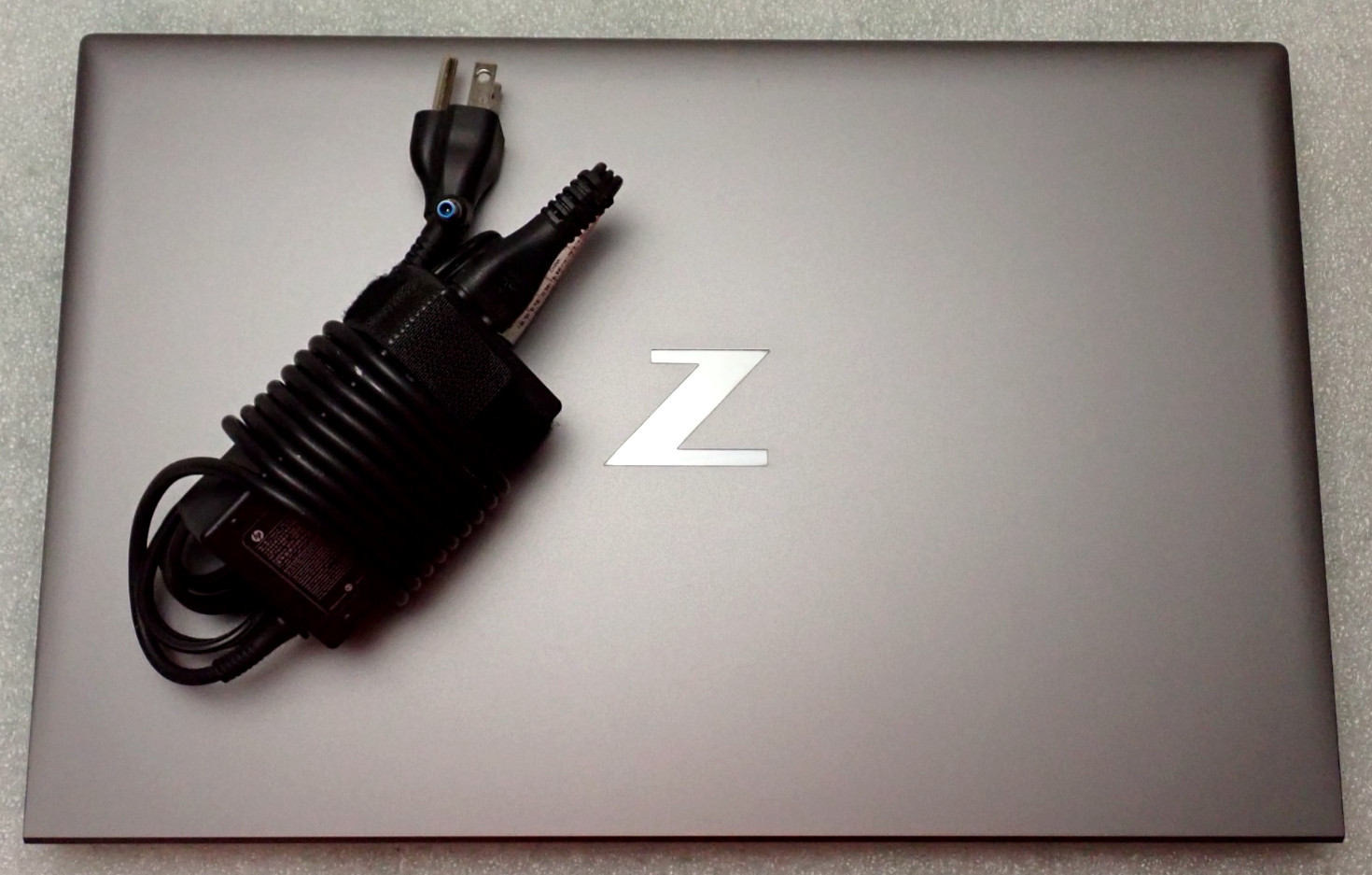 HP ZBook Firefly 15 G8 CORE i5-1145G7 2.60GHz 16GB RAM 256GB SSD Iris Xe Adapter