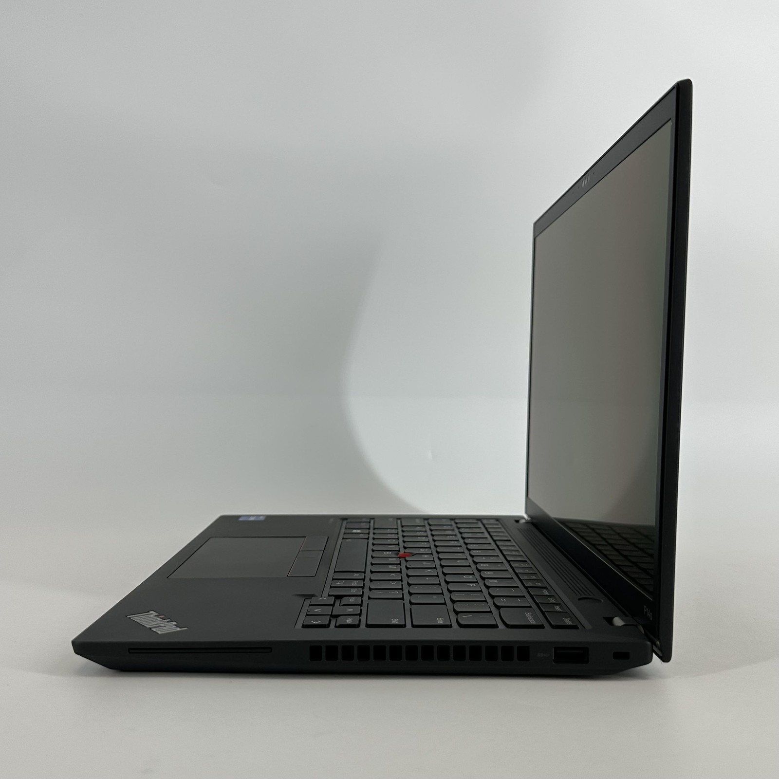 Lenovo ThinkPad P14s Gen 4 FHD+ 3.3 GHz Ryzen 7 PRO 7840U 32GB 1TB SSD Very Good