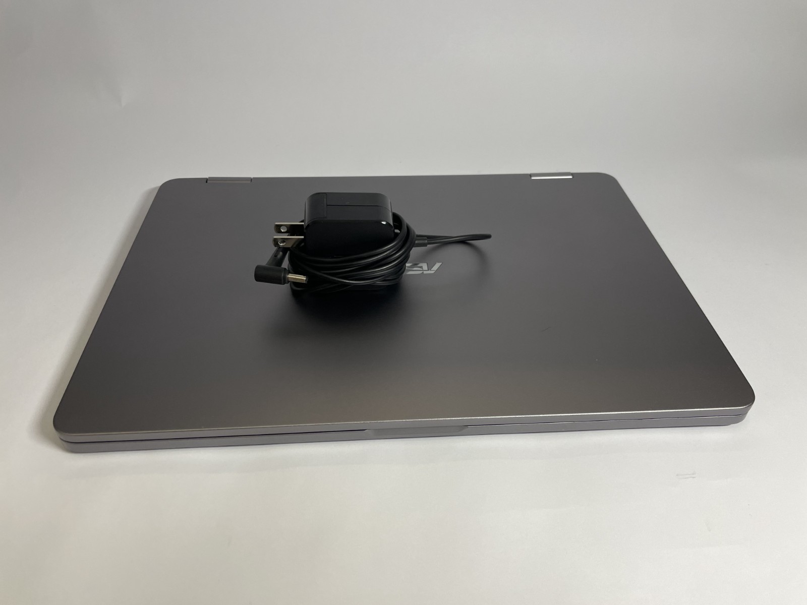 Asus VivoBook Flip 14 J401M Celeron N4000 1.10GHz 4GB, 64GB Convertible 2-in-1