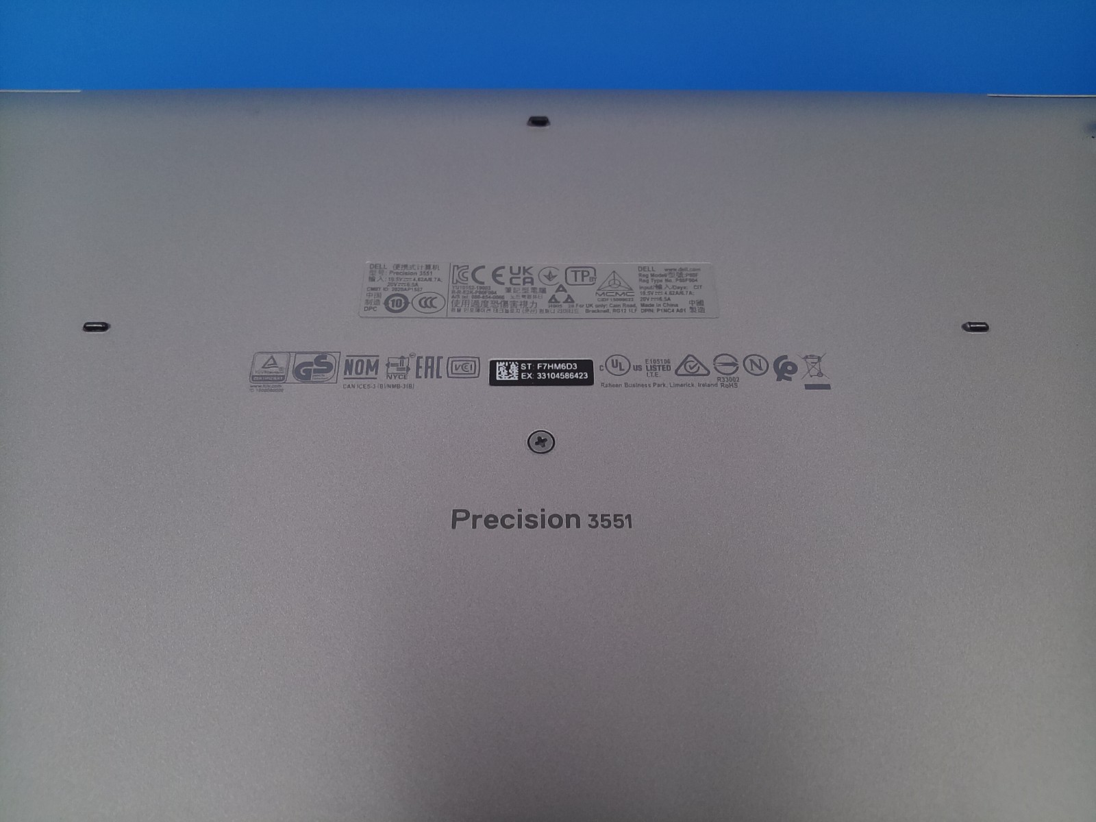Dell Precision 3551 Intel i7-10875H 16GB 512GB SSD Quadro P620 W11P USED NO AC