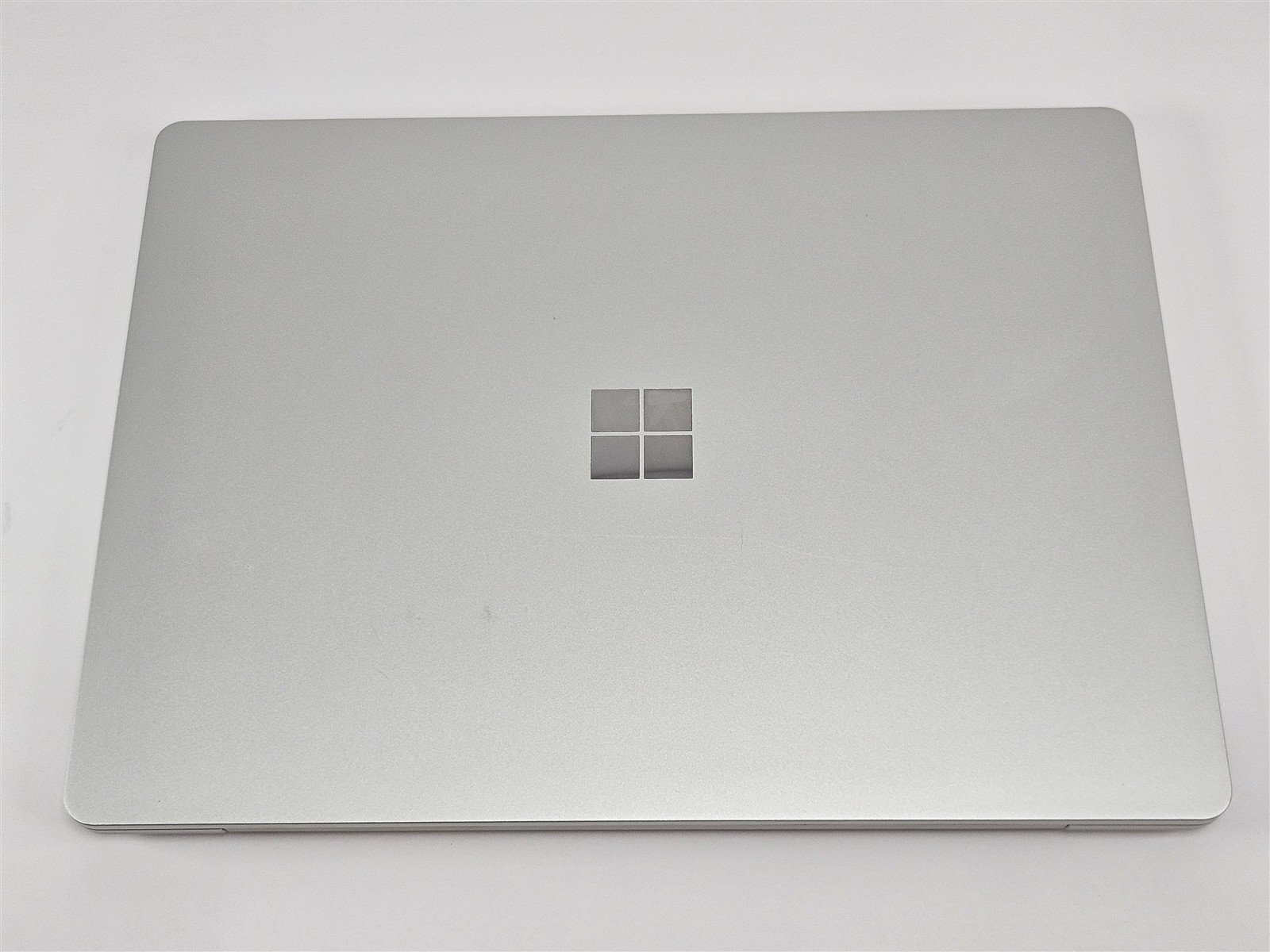 Microsoft Surface Laptop Go 2 12.4″ i5-1135G7 16GB RAM 256GB SSD Wn11 Grade A