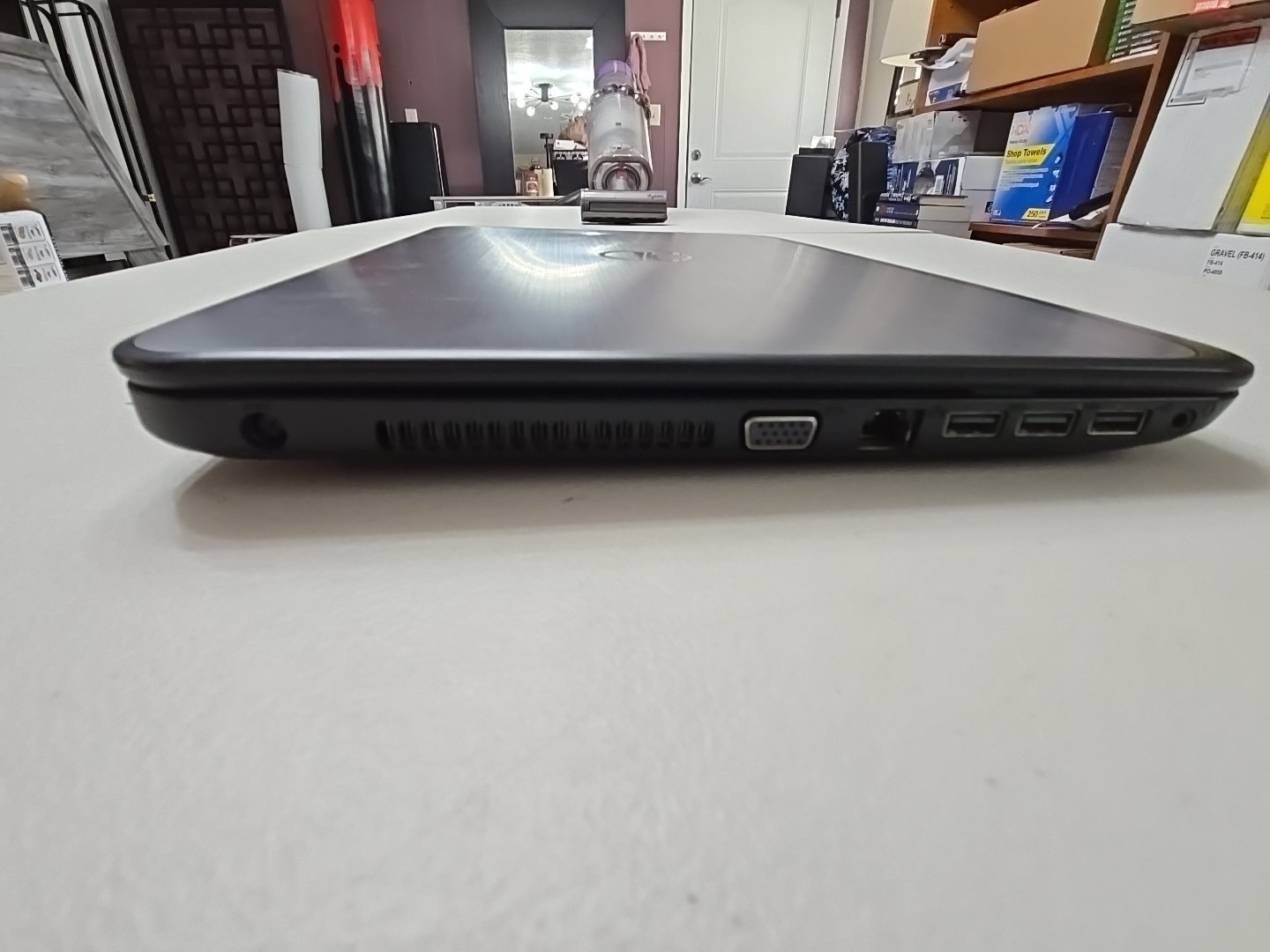 Dell Latitude 3540 15.6″ With Charger 4GB