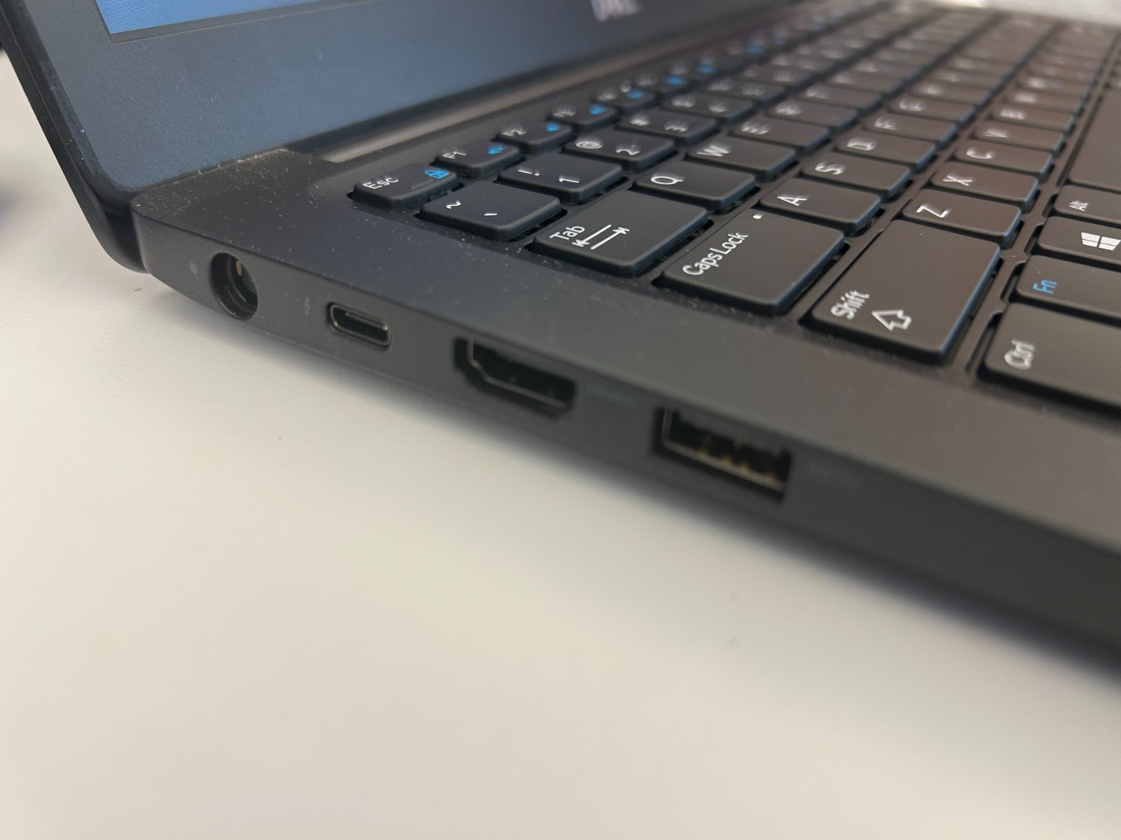 DELL LATITUDE 7290 CORE I5-8350U 1.70GHZ 8GB RAM 256 GB WIN 11