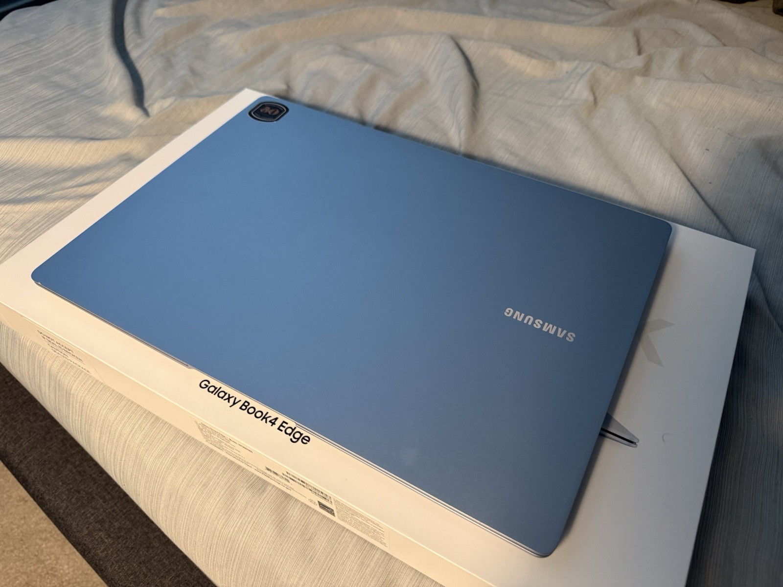 Samsung Galaxy Book4 Edge 16″ Snapdragon 16GB RAM Win11 Blue AI PC