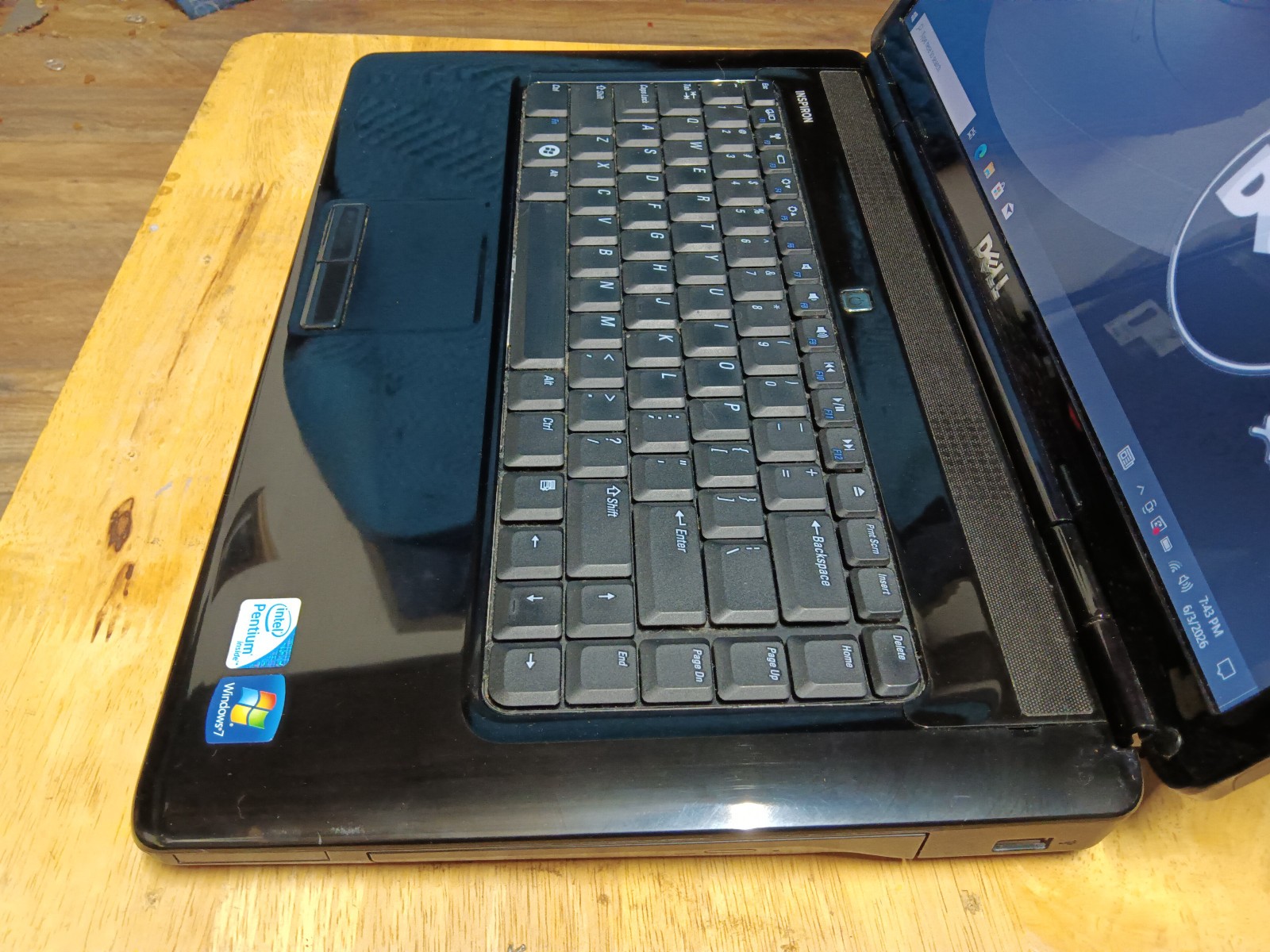 Dell Inspiron 1545/Core2duo P8700 2.53ghz/4gb/500gb/Windows 10 Pro/Vga/BT/15.6