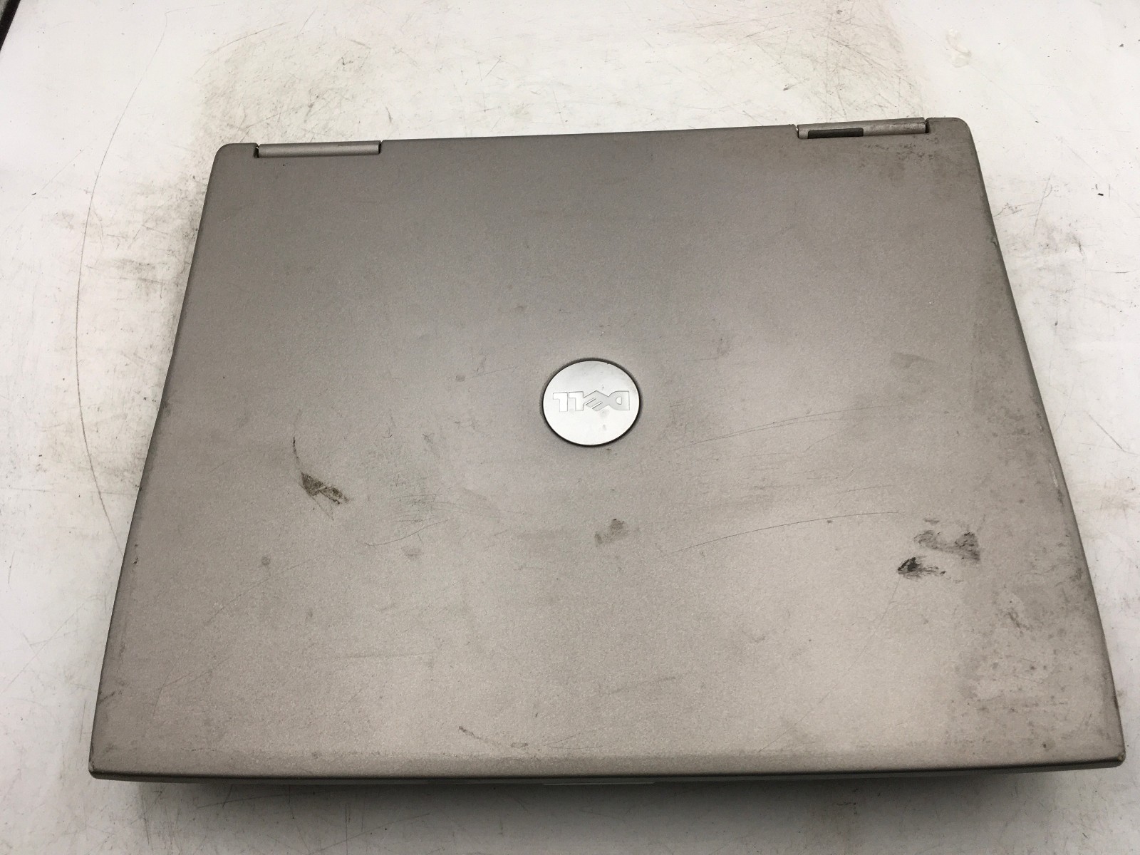 DELL LATITUDE D600 – FOR PARTS/REPAIR – INTEL PENTIUM M – NO RAM – READ DESC -BB