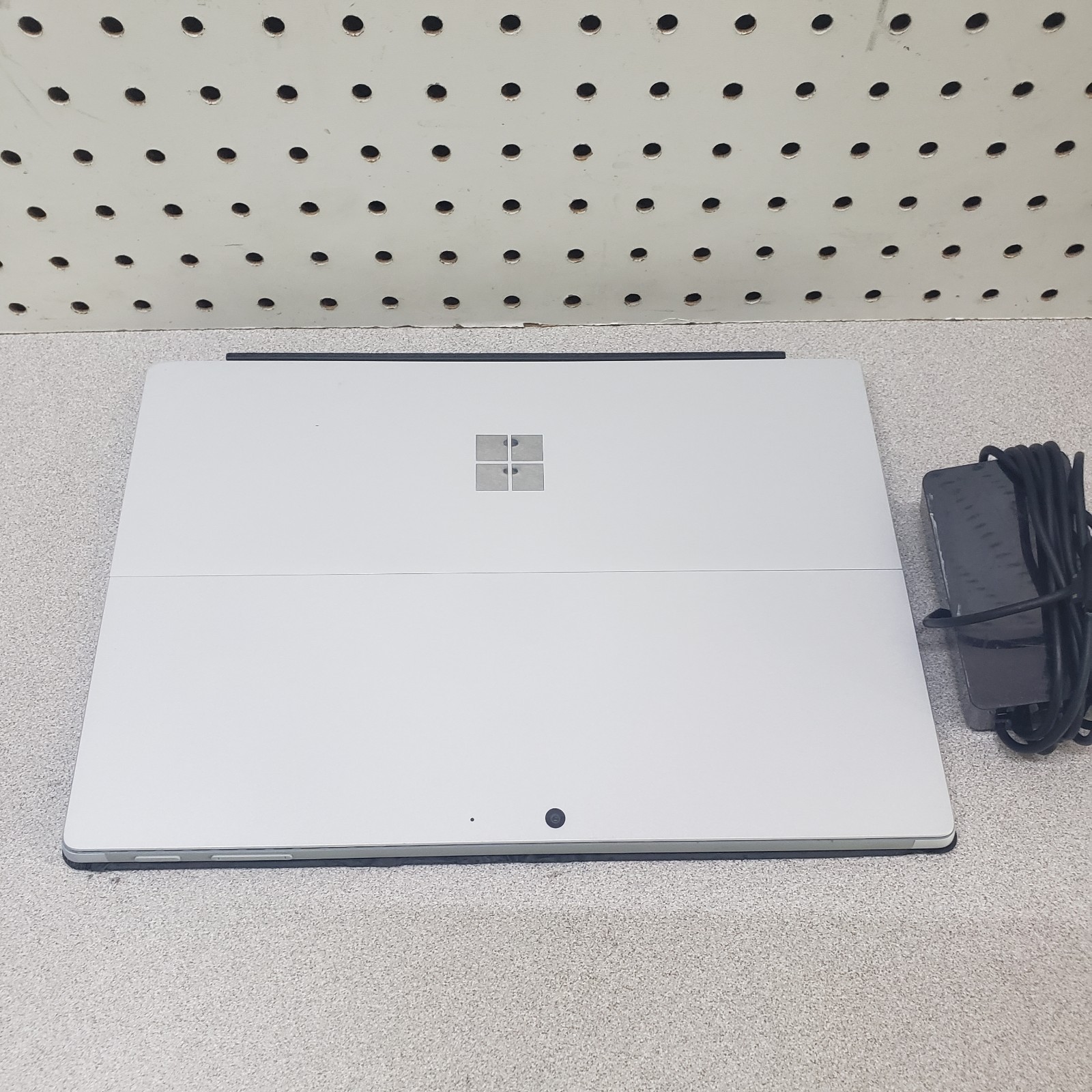 Microsoft Surface Pro 7 + 1960 i7 1165G7 16GB, RAM 256GB SSD, WIN11 2.80Ghz
