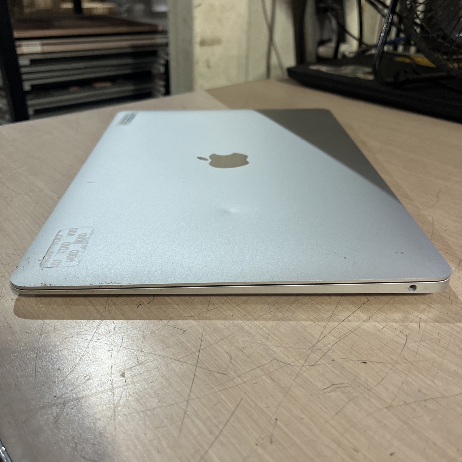 APPLE MACBOOK AIR “M1″ 8 CPU/7 GPU 13” 3.2GHZ 8GB RAM 128SSD