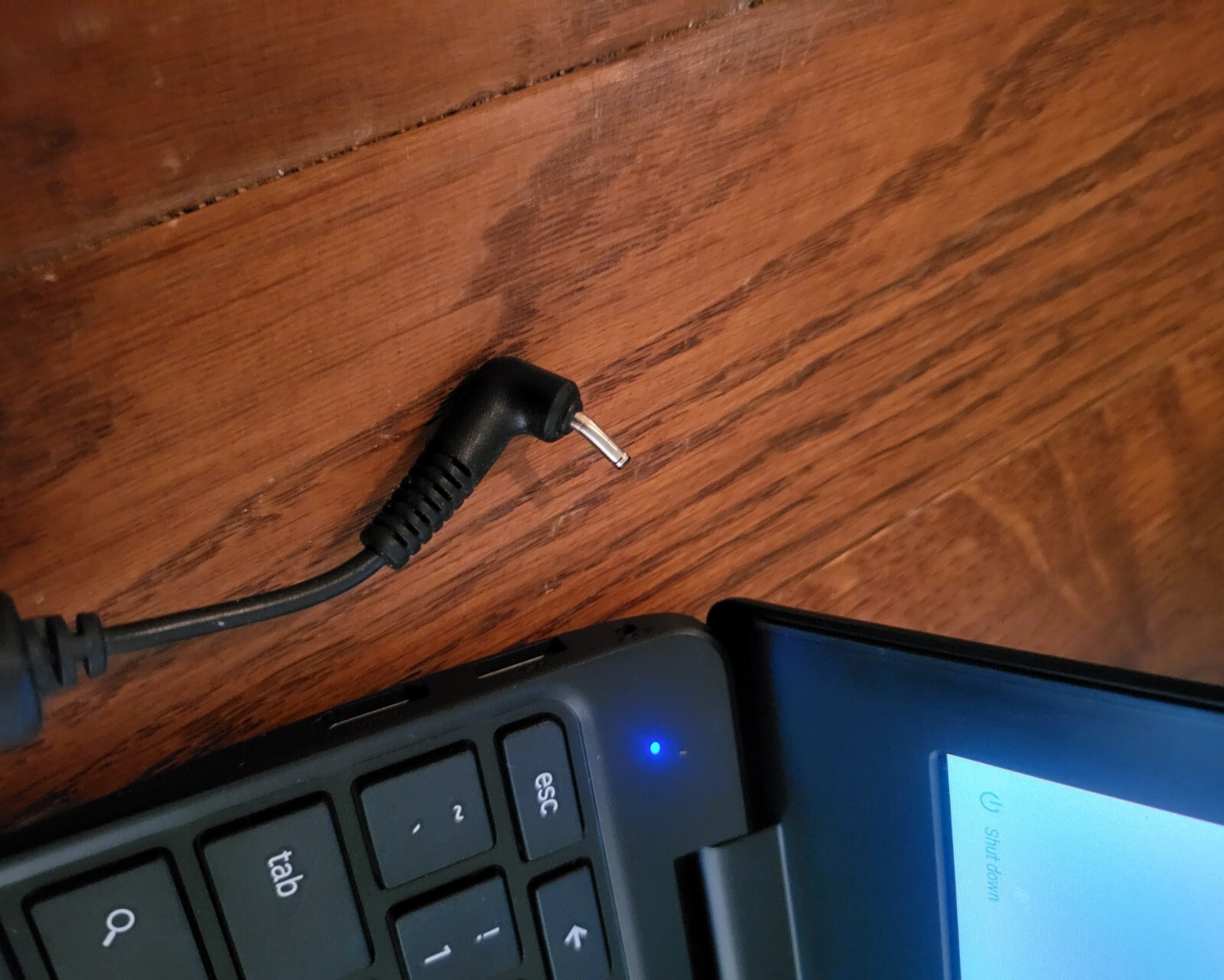SAMSUNG XE503C12-K01US 11.6″ CHROMEBOOK 2 COMPUTER With Box Mouse Manual Charge