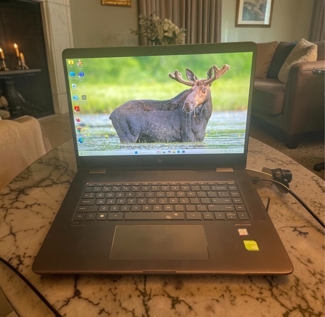 HP Spectre x360 15″ 2-in-1 4K Ultra HD Touch i7-7th Gen 16GB RAM AS-IS