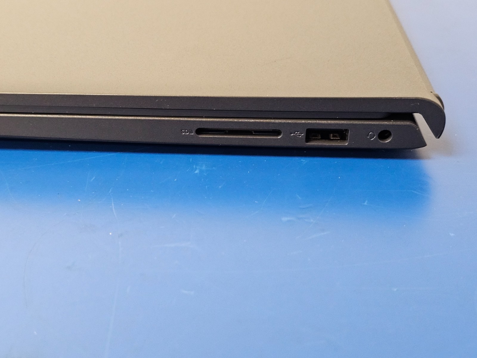 DELL 15 DC15255 G8MK9, AMD Ryzen 7 7730U, 2.00 GHz, 16 GB RAM 512 GB NVMe SSD