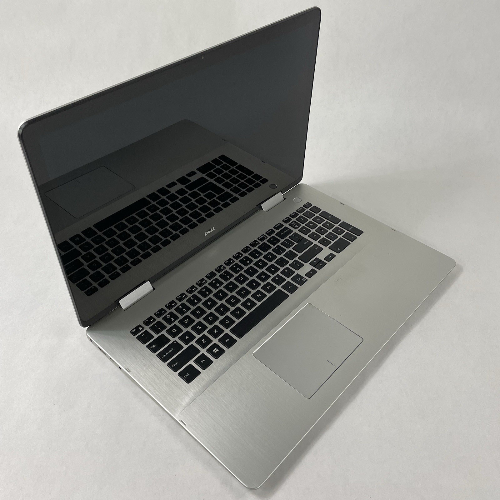 Dell Inspiron 7786 17.3″ i7-8565U 1.80 GHz 8 GB RAM No SSD/OS/AC NVDIA MX250