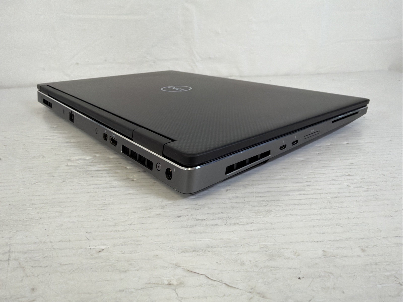 Dell Precision 7530 Intel i7-8850H 8GB NO SSD/OS Quadro P2000 15.6″ Excel Batt