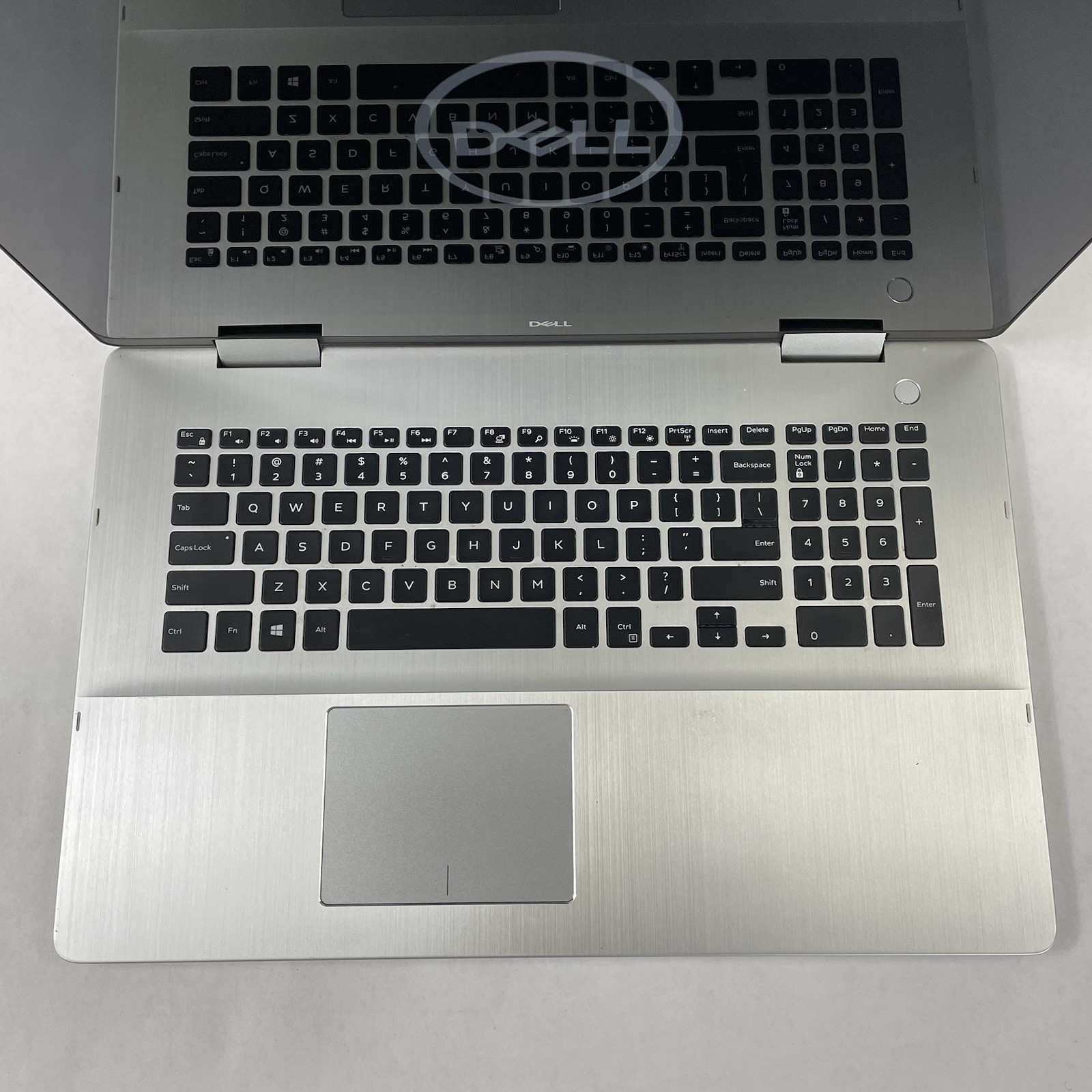 Dell Inspiron 7786 17.3″ i7-8565U 1.80 GHz 8 GB RAM No SSD/OS/AC NVDIA MX250