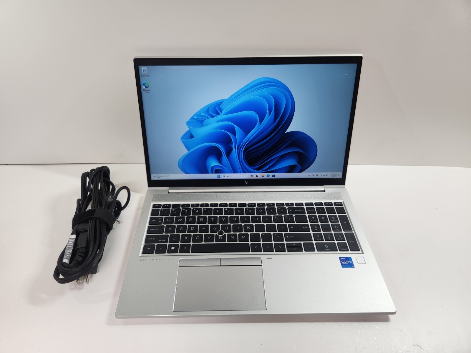 HP EliteBook 840 G8 i7-1185G7 16GB RAM 256GB SSD 17”