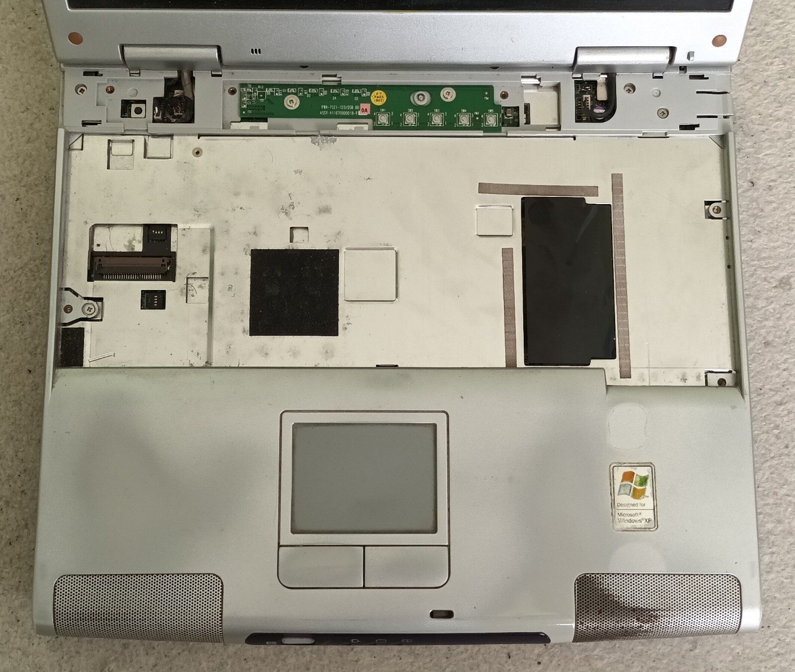 Packard Bell Easy One Silver 2120 7521N Laptop Notebook 14.1″ Parallel Serial