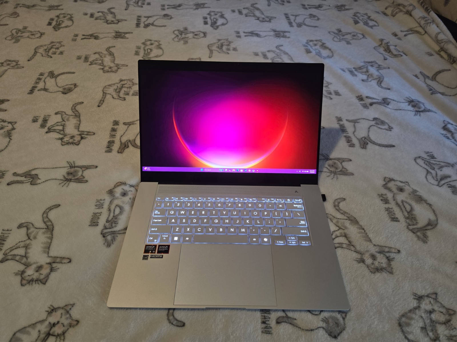 ASUS Zenbook S 16 3K 120Hz OLED Touch (Ryzen AI 9 365, 24GB RAM, 1TB SSD) White