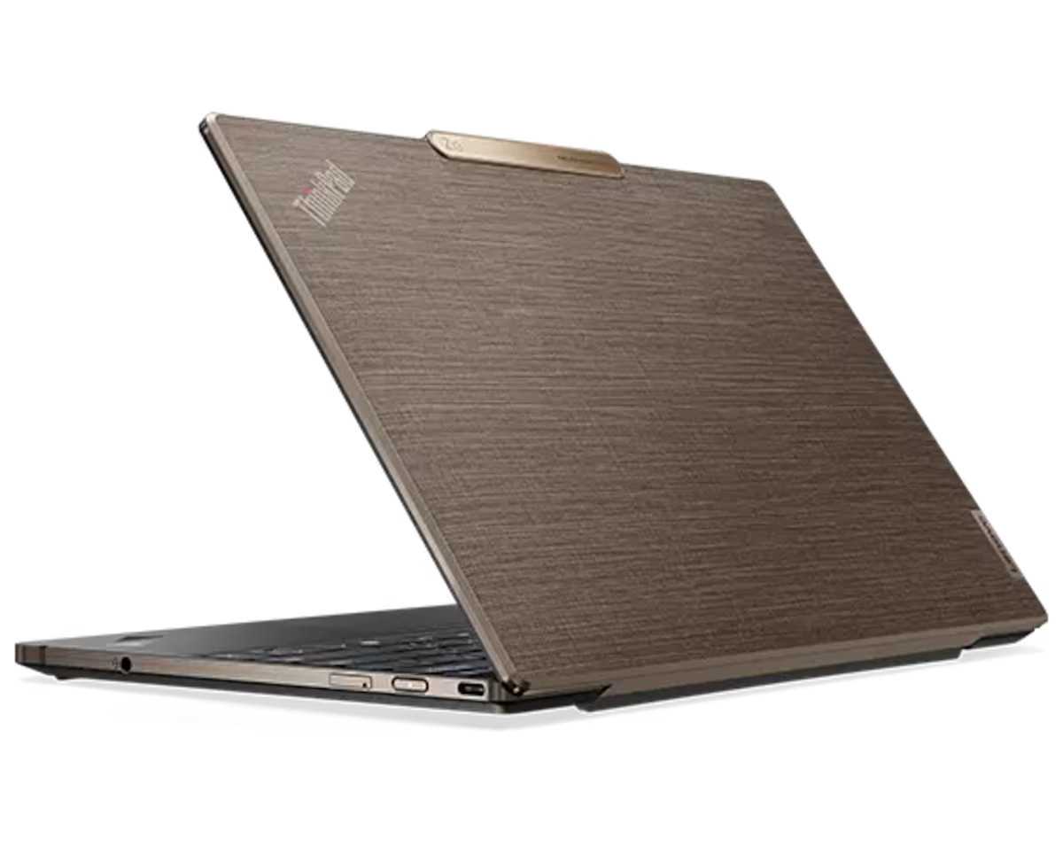 Lenovo ThinkPad Z13 AMD Gen 2 Ryzen 7 PRO 7840U 16 GB RAM 512 GB SSD 13.3 in W11