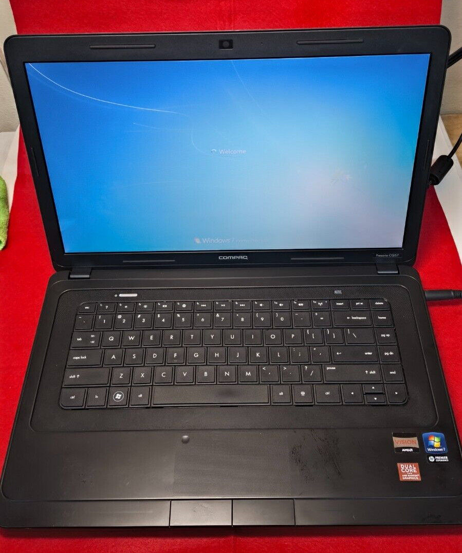 Compaq Presario CQ57 HP AMD E-300 15″ Works Great Clean Vintage Collectible