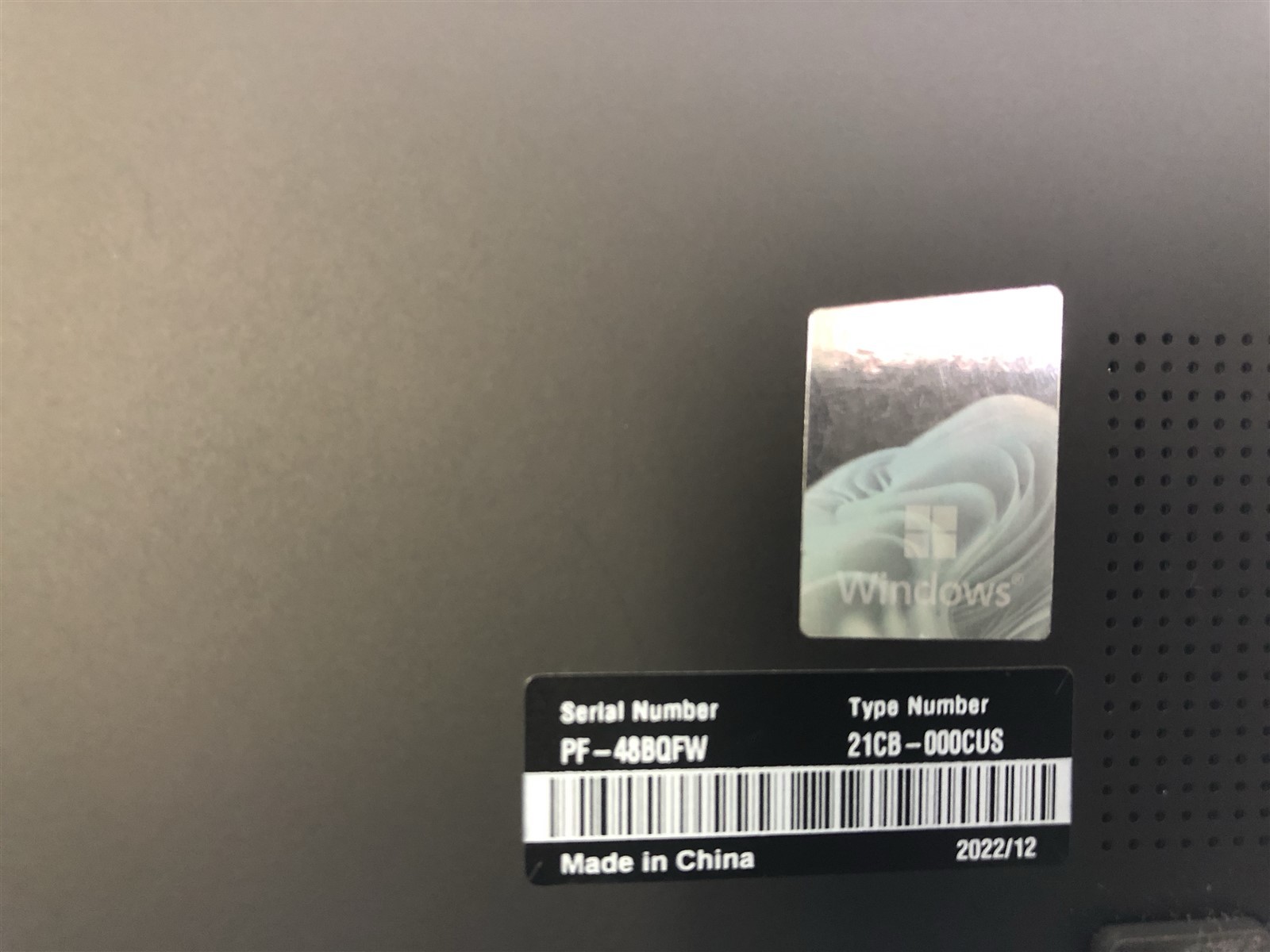 Lenovo ThinkPad X1 Carbon Gen 10: Intel Core i7-1260P 2.1GHz – 16GB – 512GB