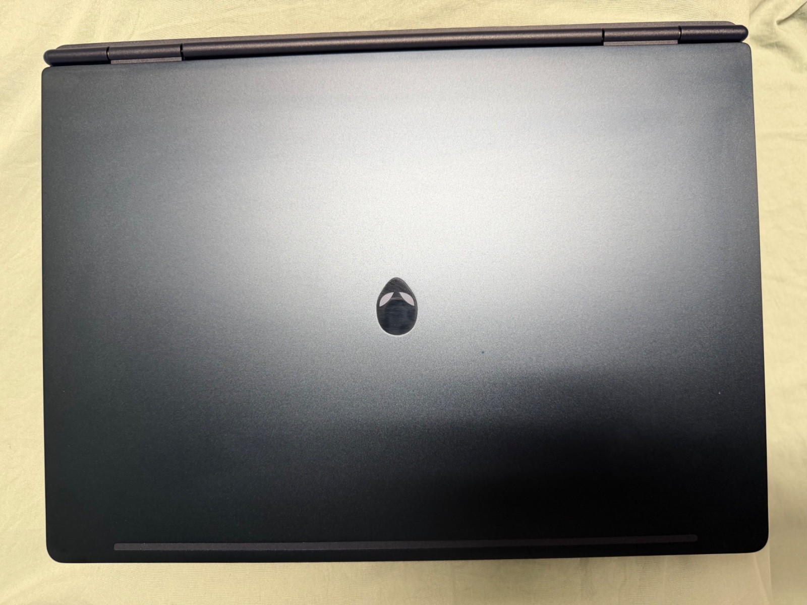 Alienware 16X Aurora 16” Gaming Laptop RTX 5070 Core Ultra 9 275HX 32GB 2TB