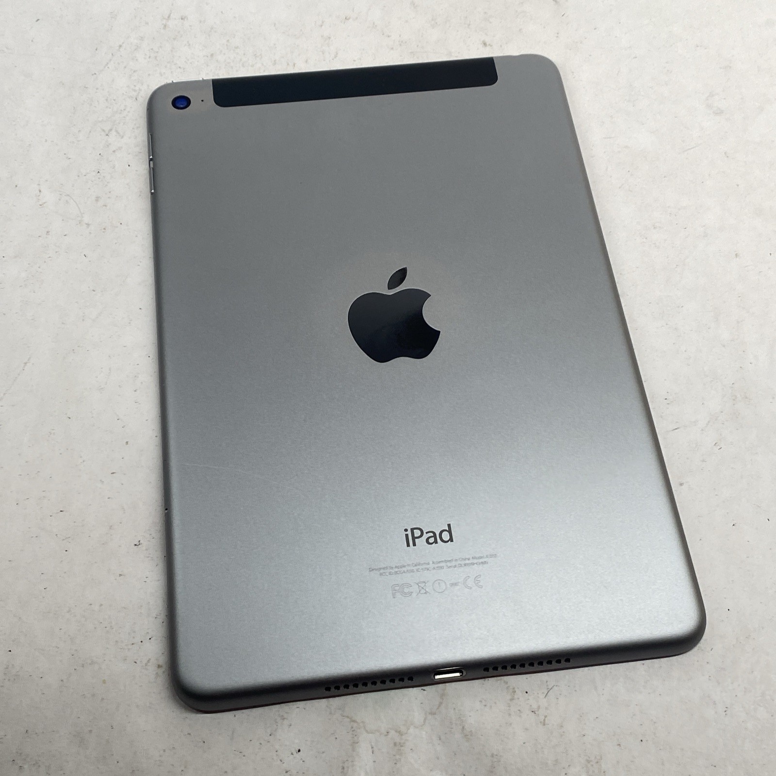 WiFi Only Apple iPad mini 4th Gen 64GB 15.8.6 Black MK9G2LL/A